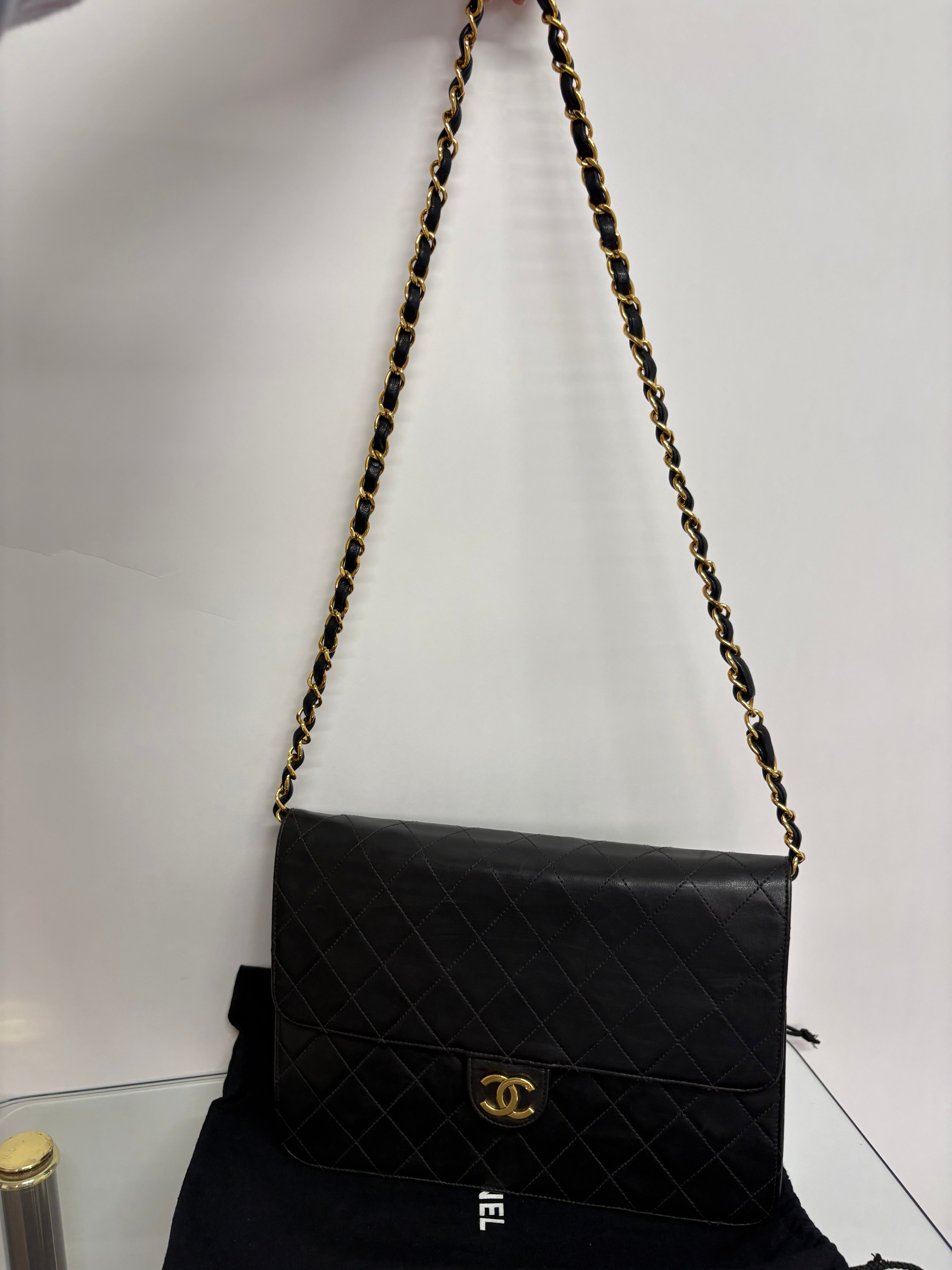 CHANEL Single Flap Negro Vintage Serie 5 – Año 1997–1999