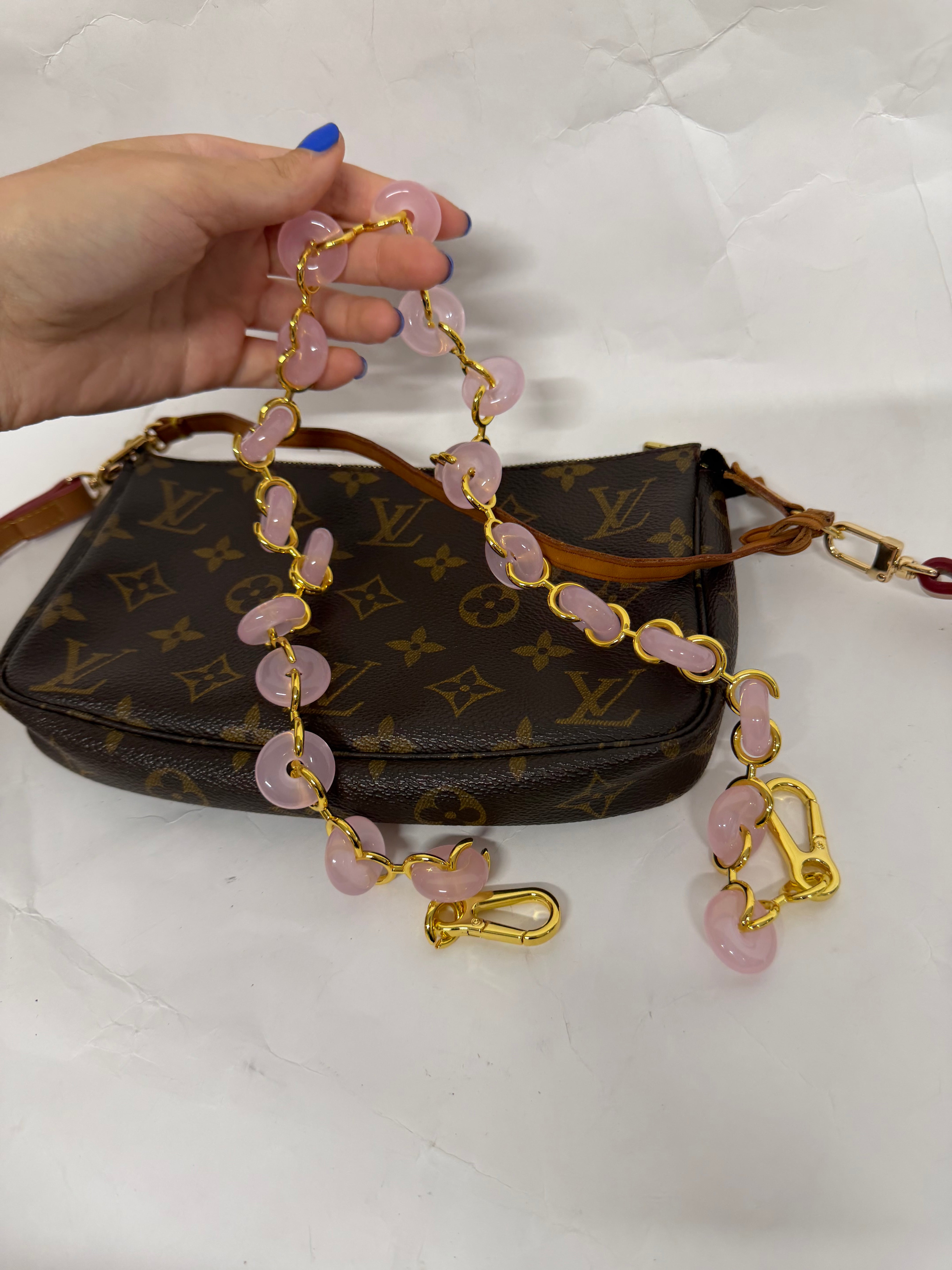 Louis Vuitton Pochette Accessoires monogram con 2 bandoleras extra