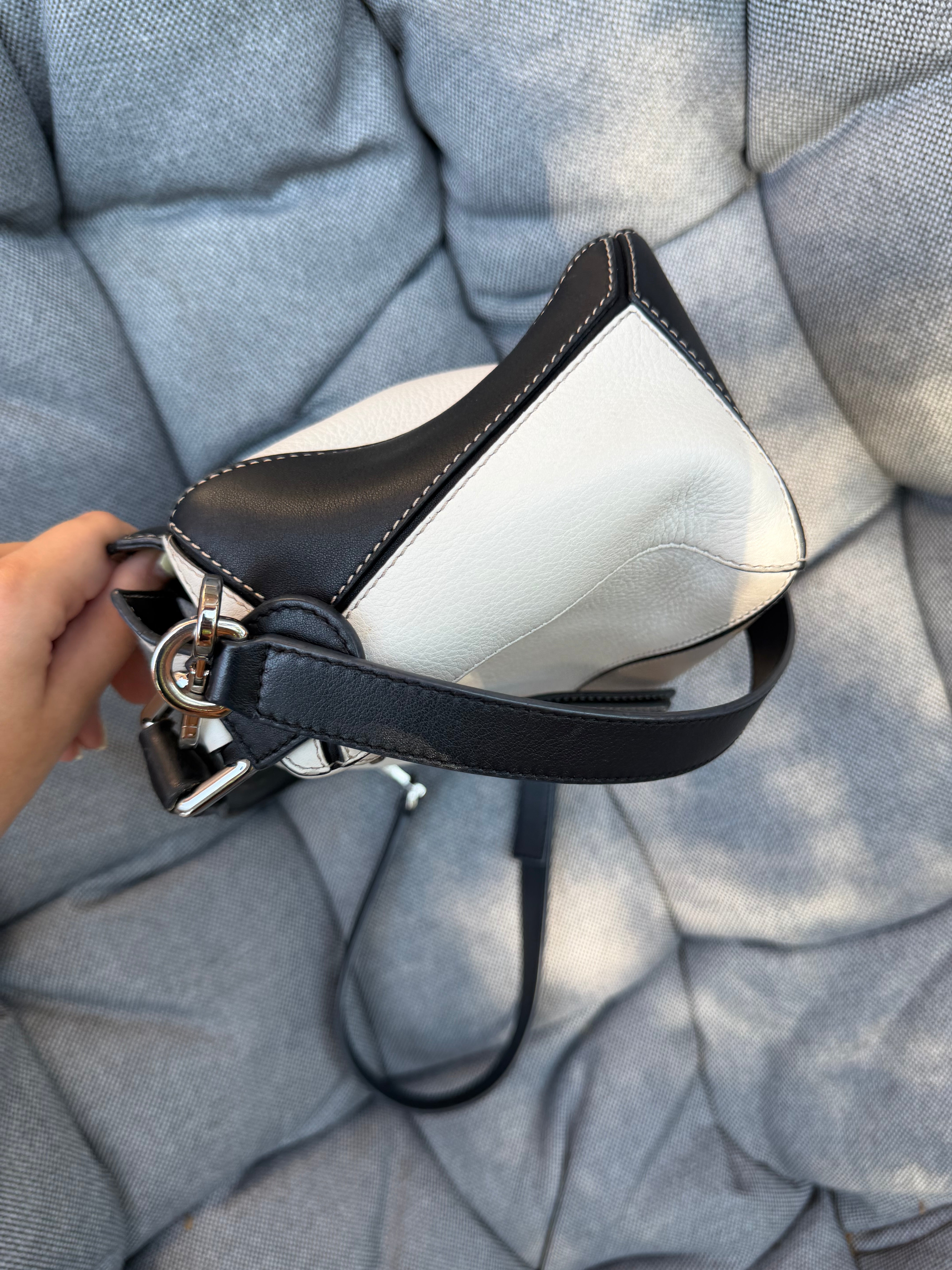 Loewe Puzzle Small Tricolor blanco topo y negro