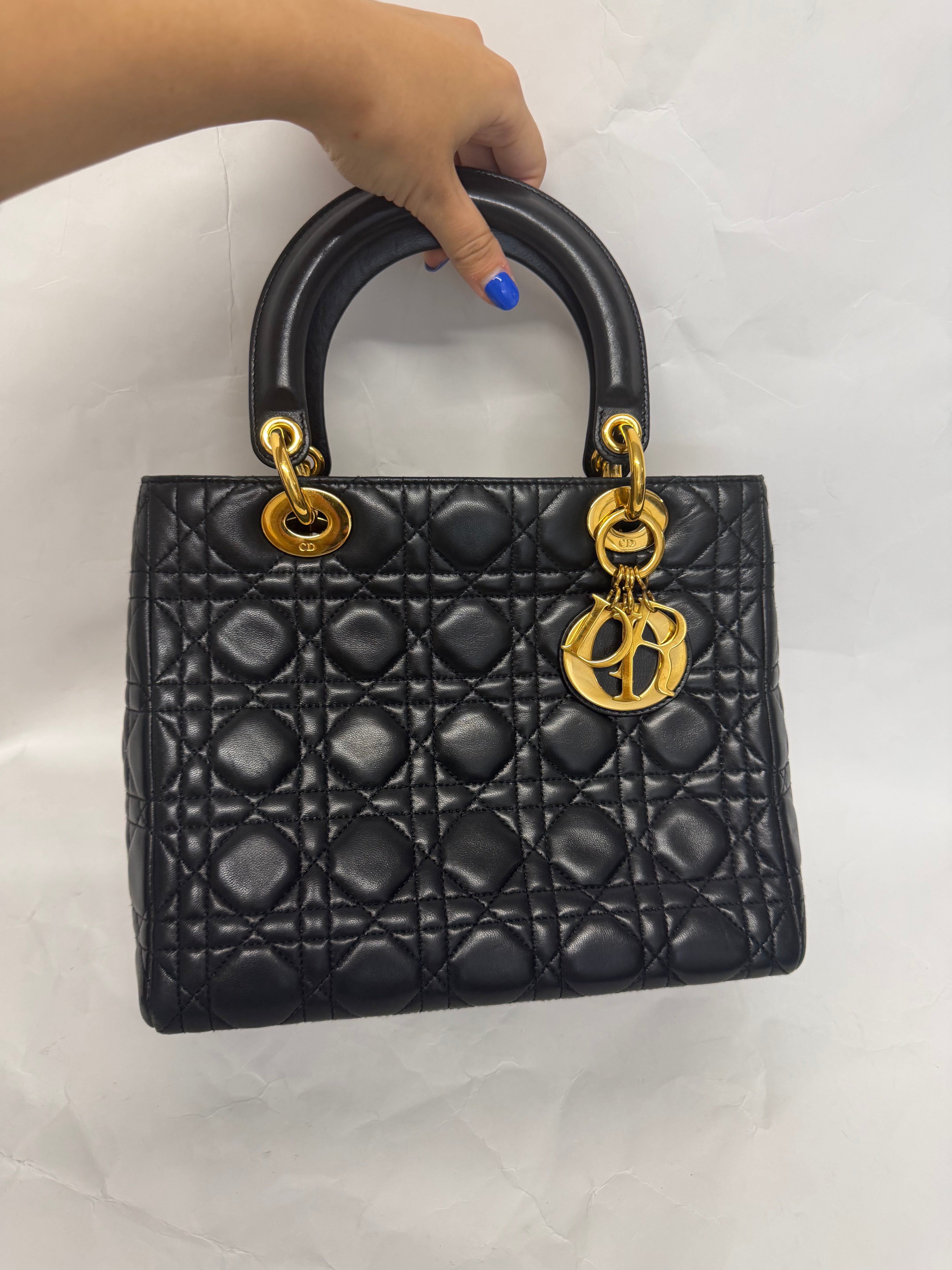 Christian Dior Lady Dior Medium | Lambskin Negro Gold