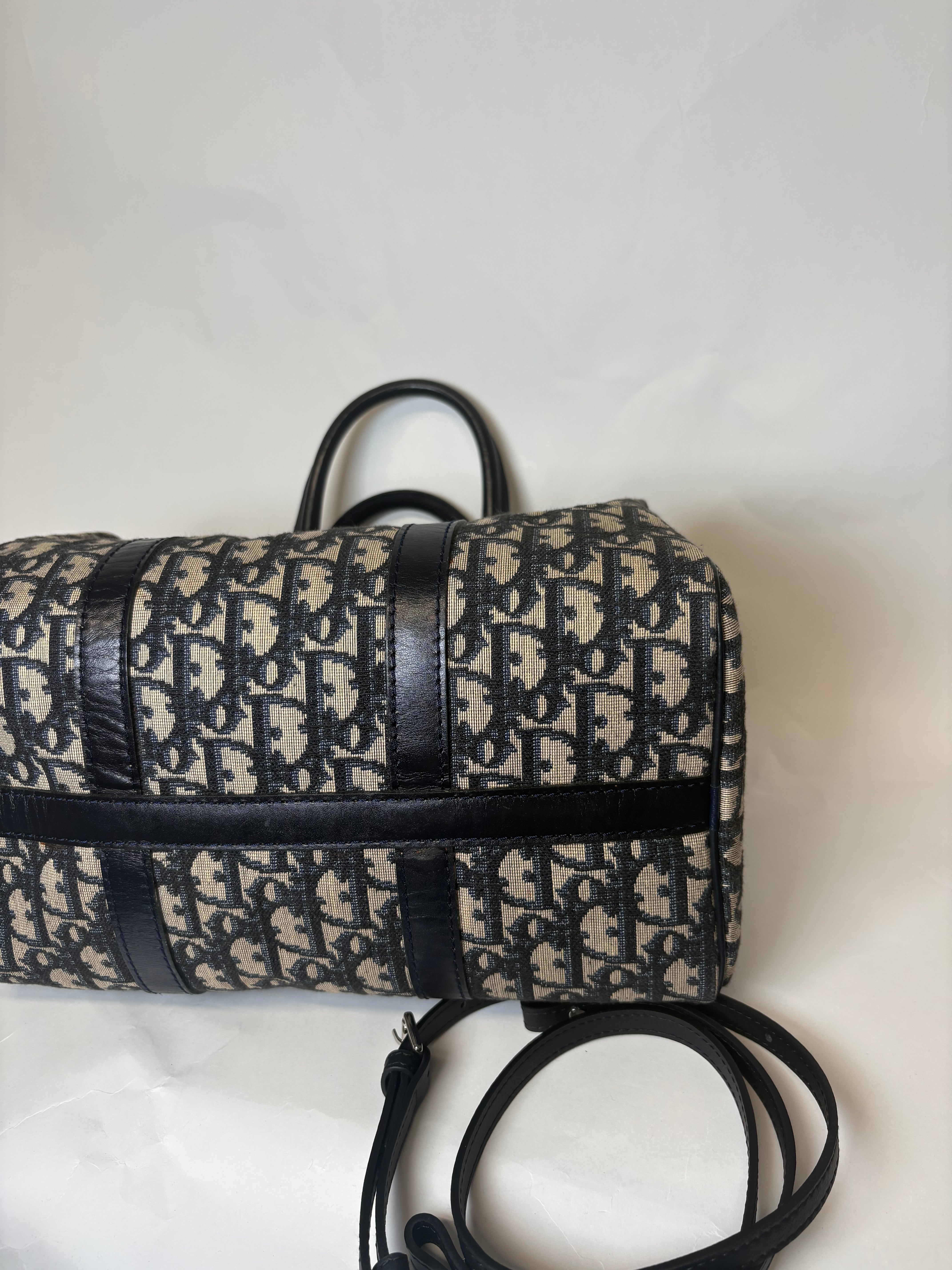 Christian Dior Boston Trotter 30 Azul marino – Con Bandolera