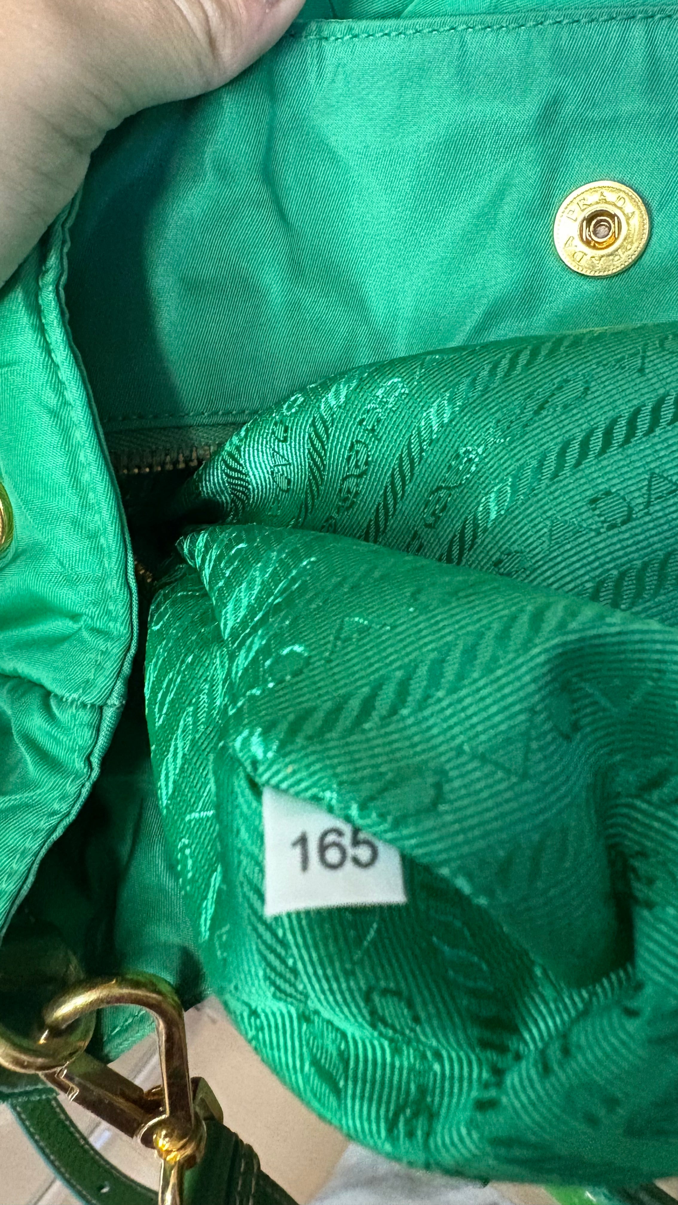 Prada bolso acolchado nylon verde