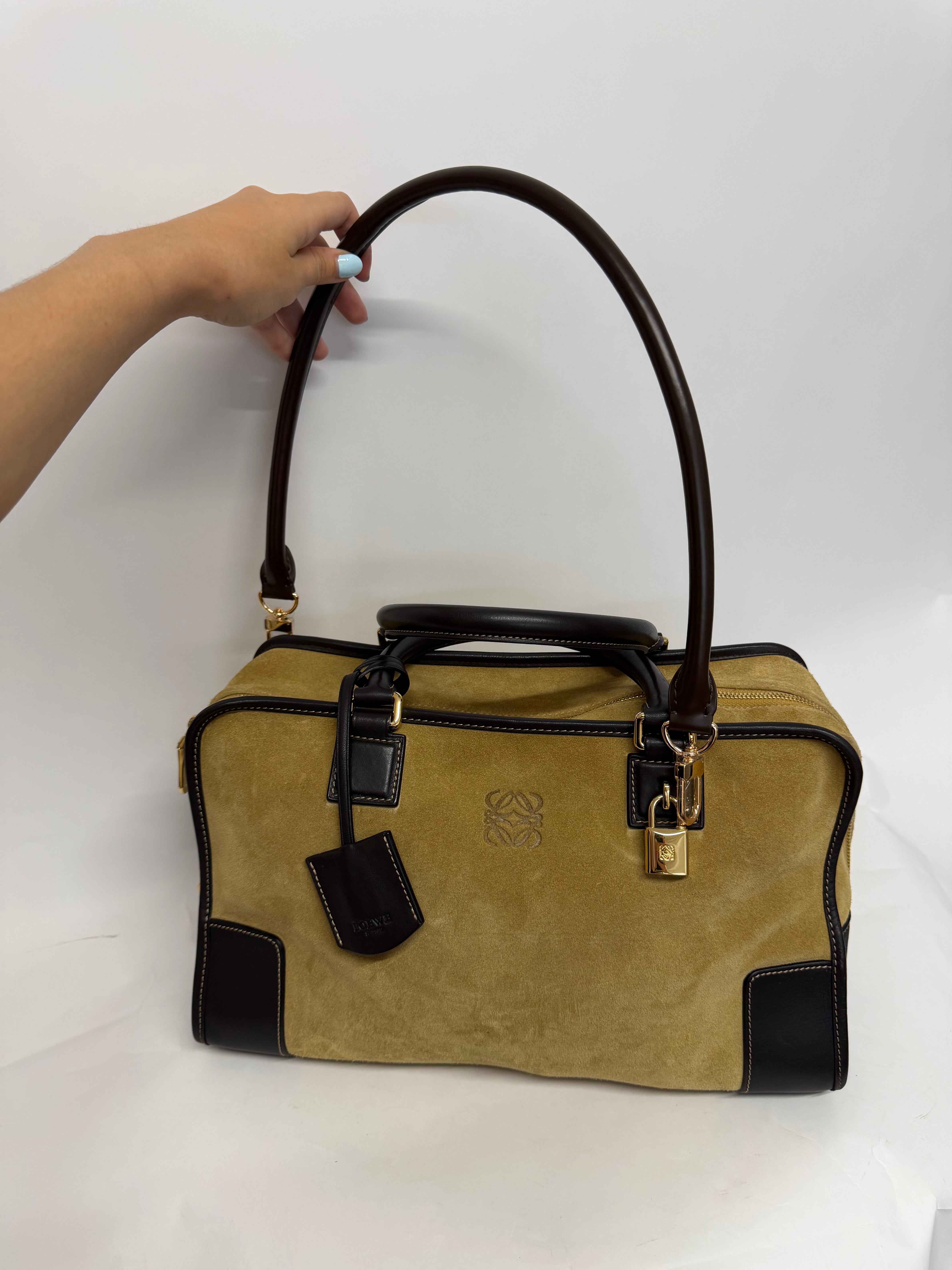 Loewe Amazona 36 Ante Oro — Modelo Nuevo