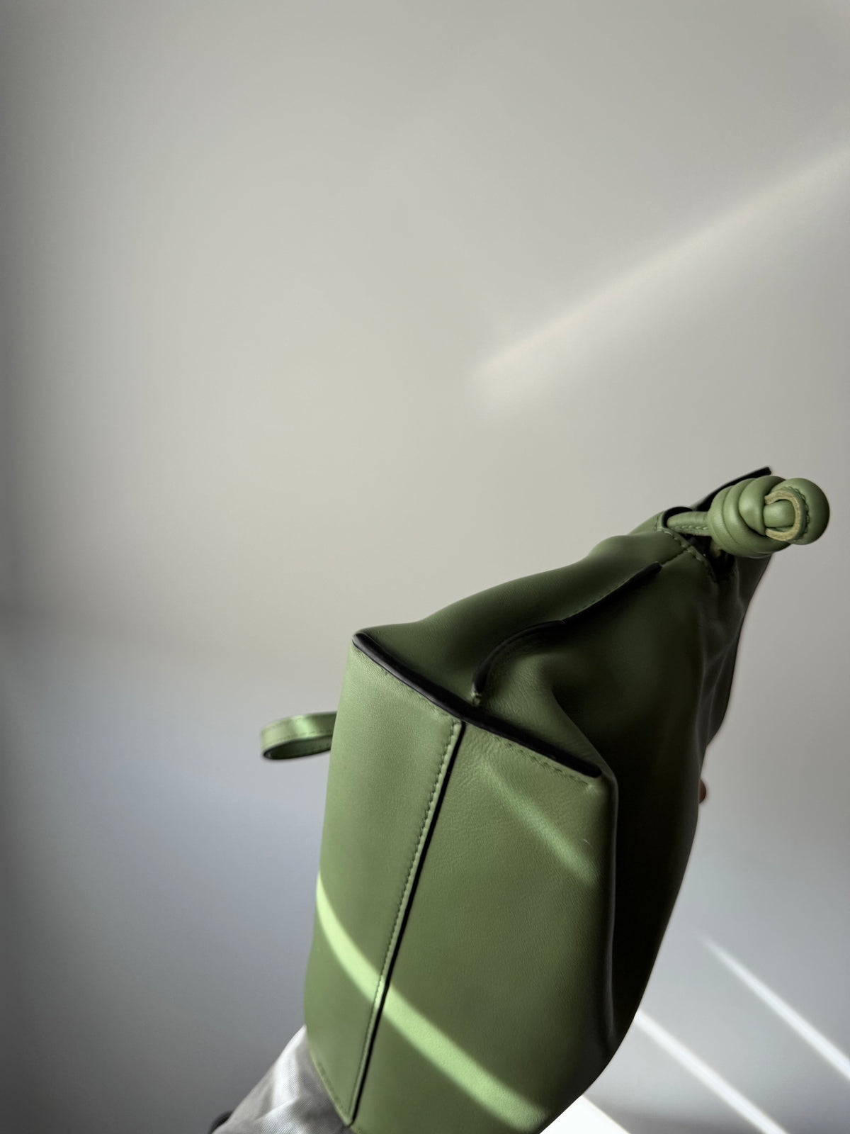 Loewe Flamenco Knot Clutch Mini Piel Nappa Verde Claro