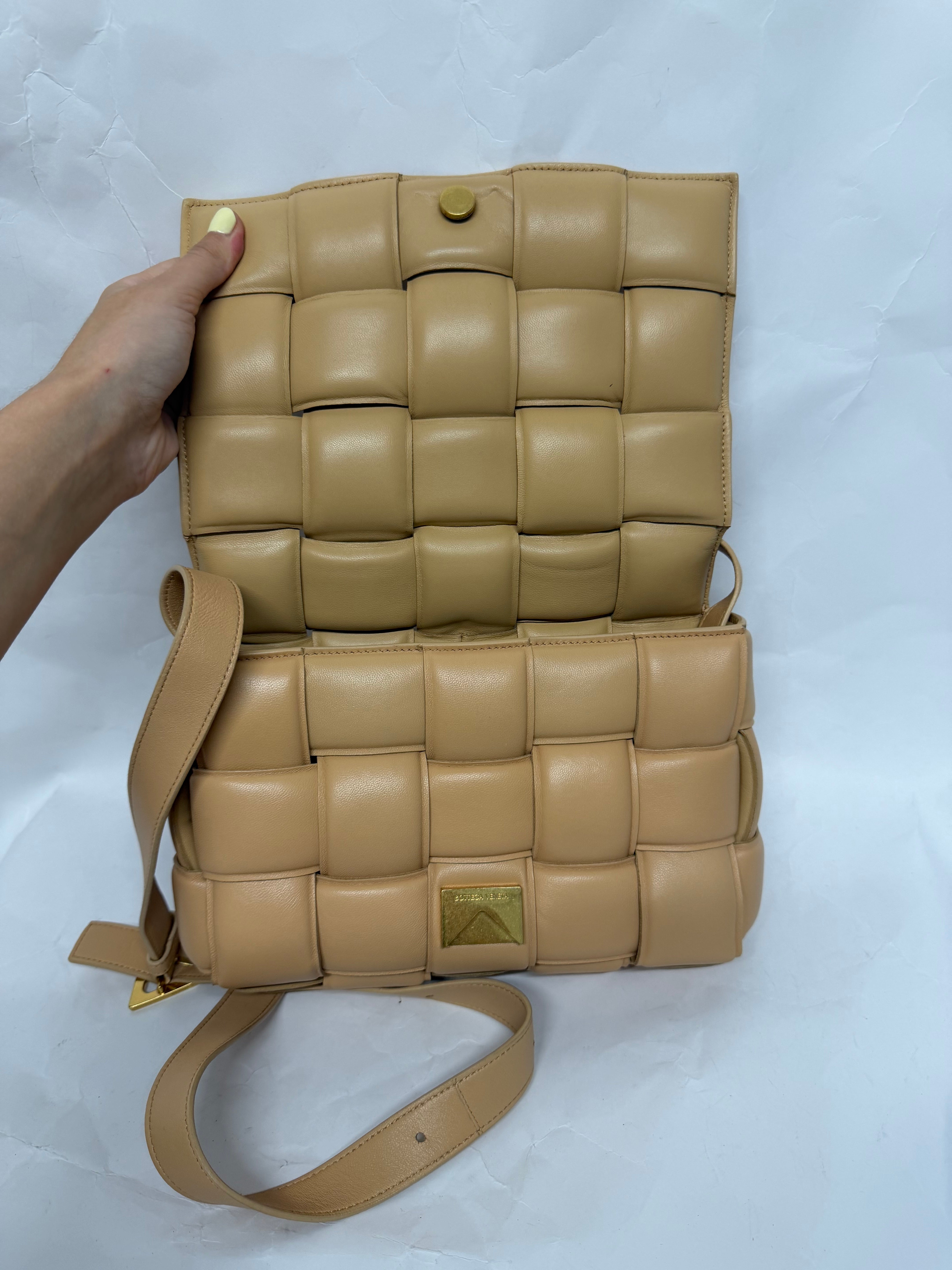 Bottega Veneta Cassette Intrecciato Nude/Beige