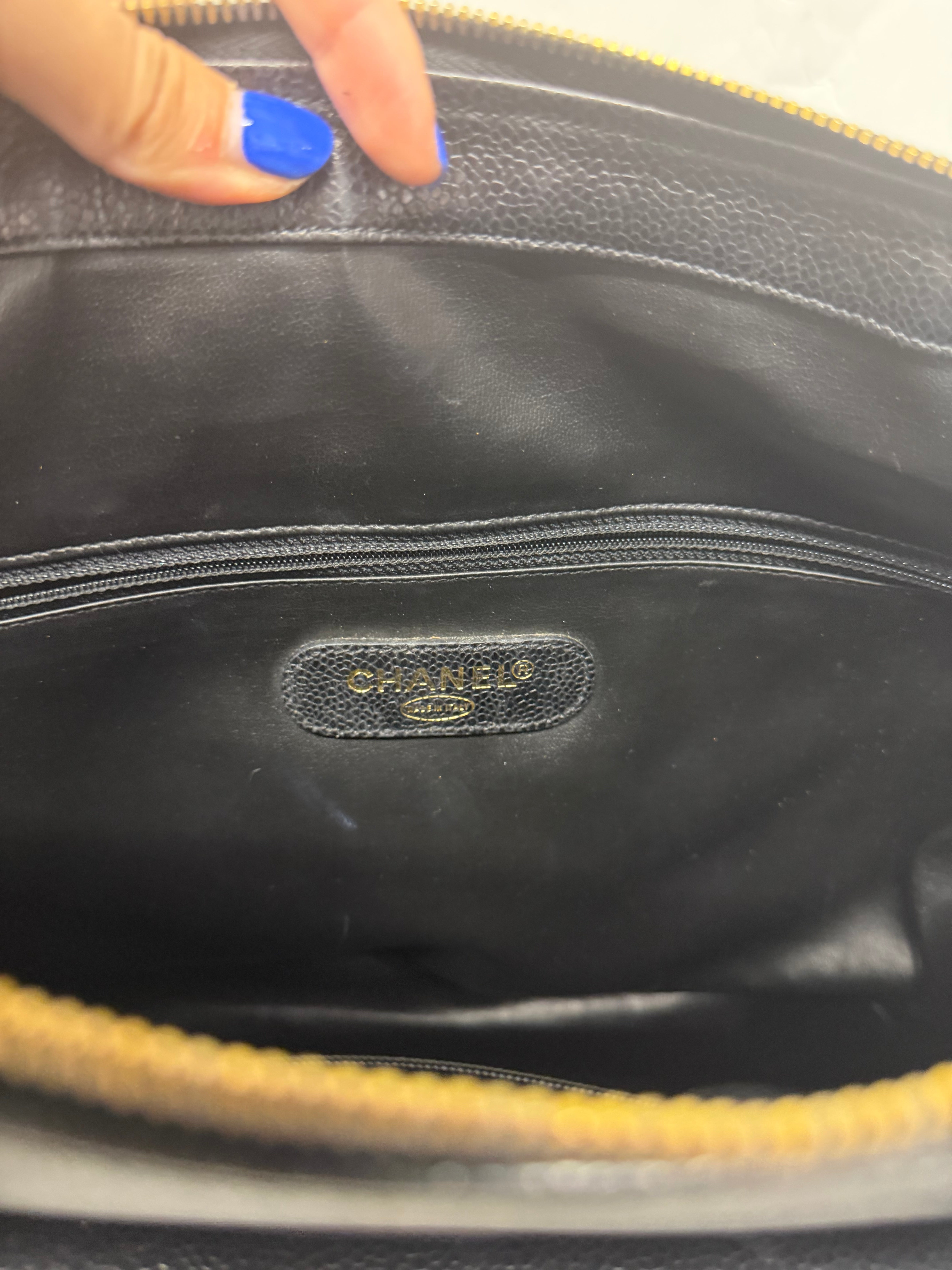 Chanel Caviar Tote Vintage | Logo Grande Turn Lock · Serie 2