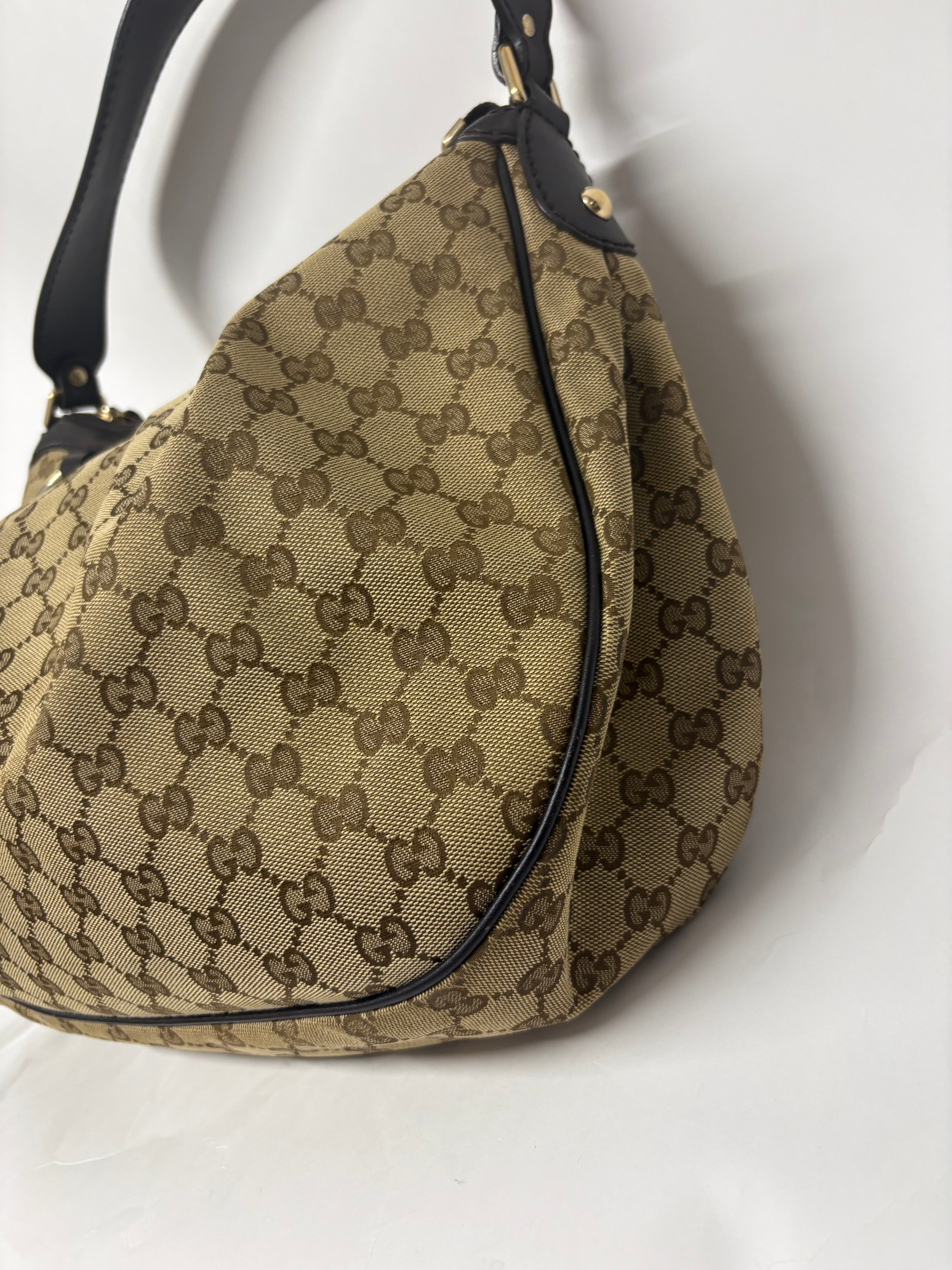 Gucci Sukey GG Canvas Hobo XL – Beige y Piel Marrón Oscura