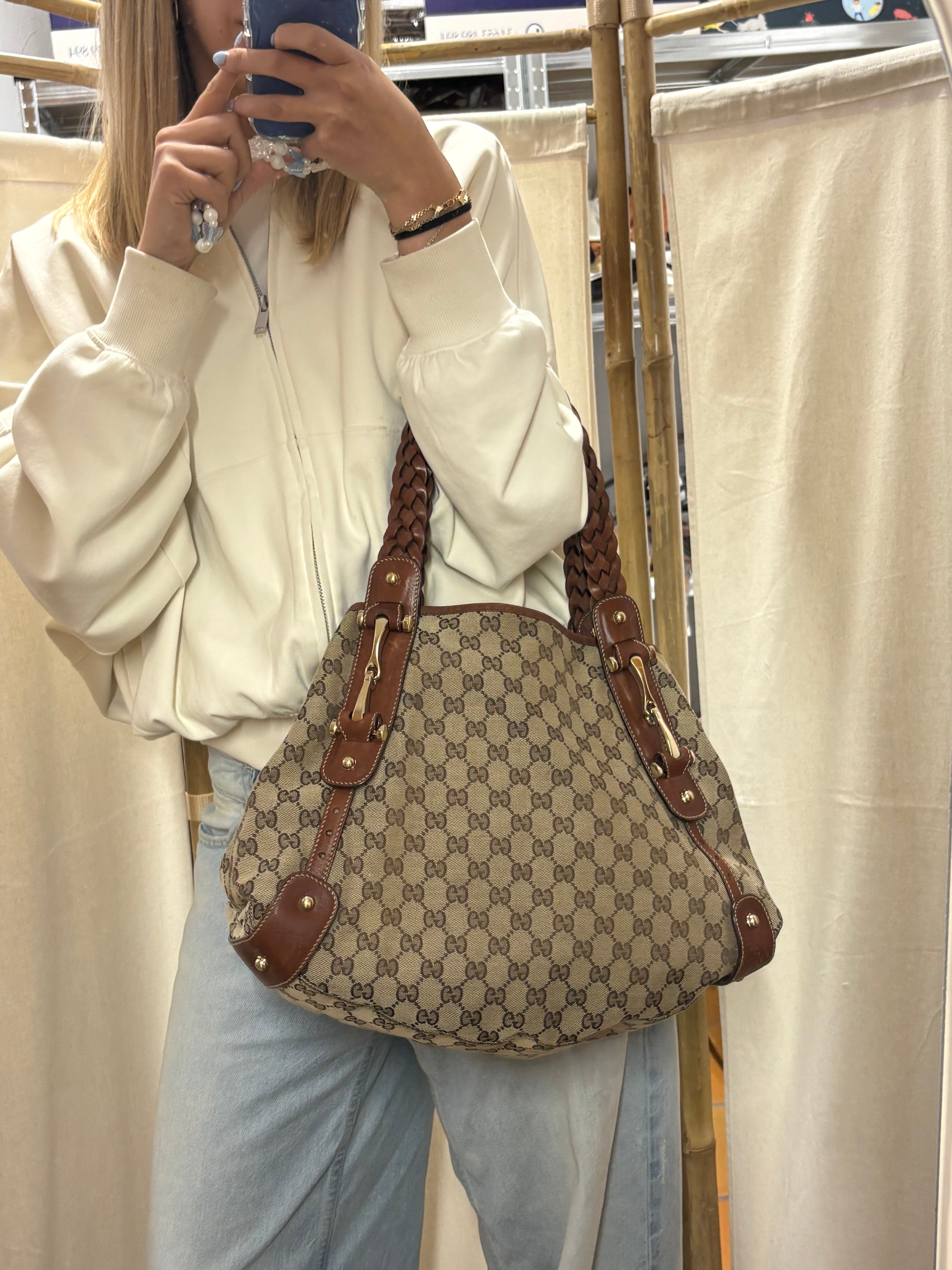 Gucci Pelham clásico en lona GG beige con piel marrón y asas trenzadas mediano