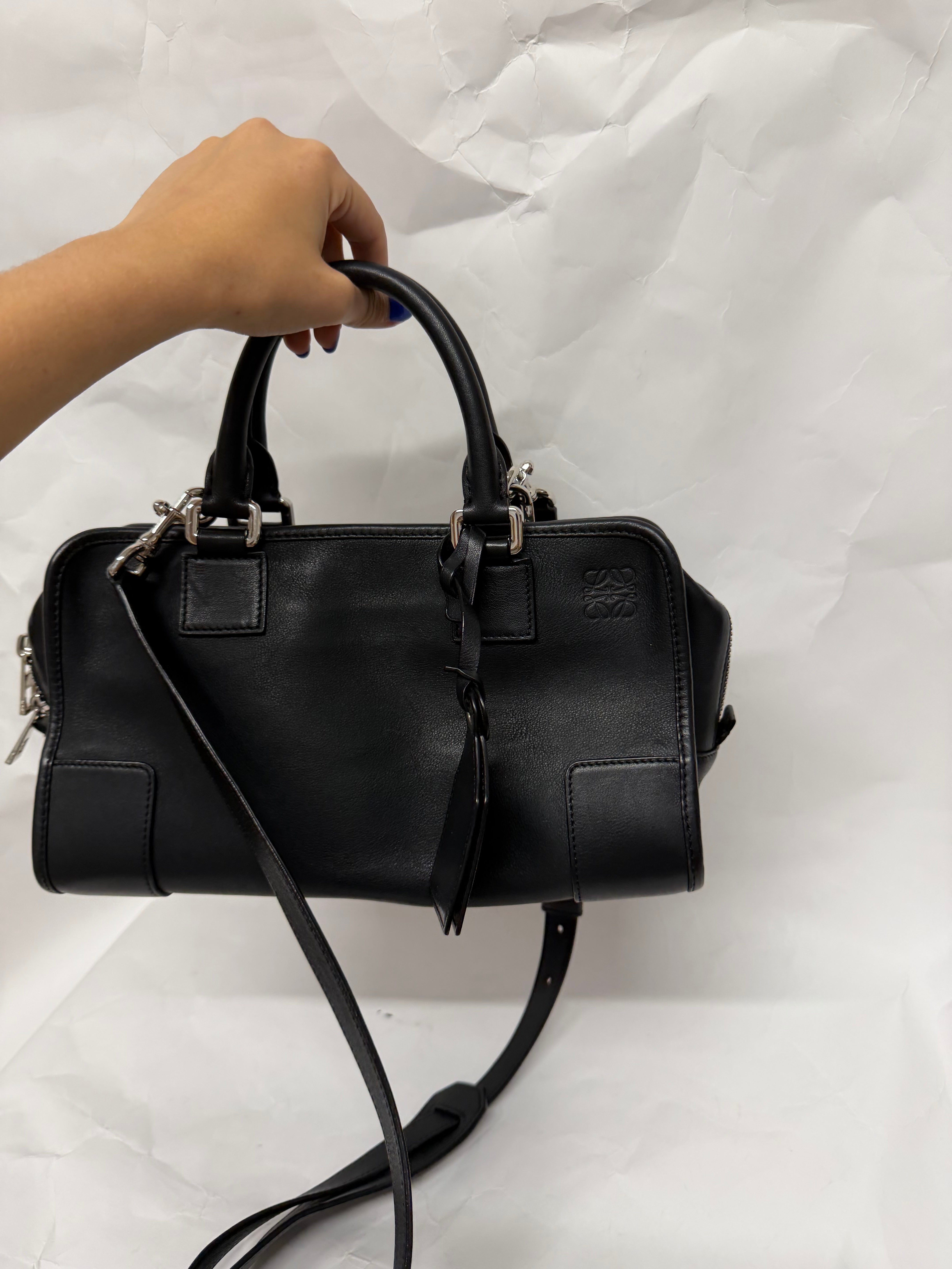 Loewe Amazona 28 | Piel Vacuno Negra Herrajes Paladio