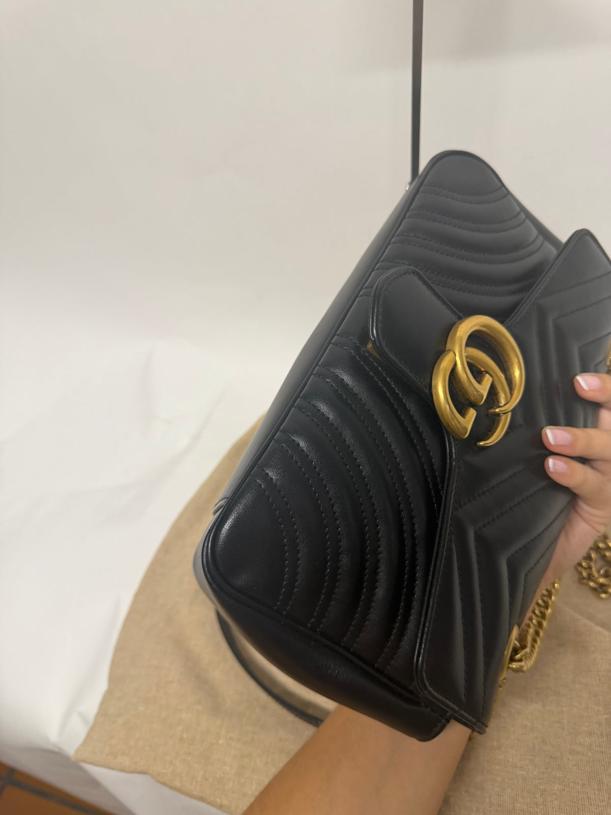 Gucci GG Marmont Small Matelassé Piel Negra Herrajes Dorados