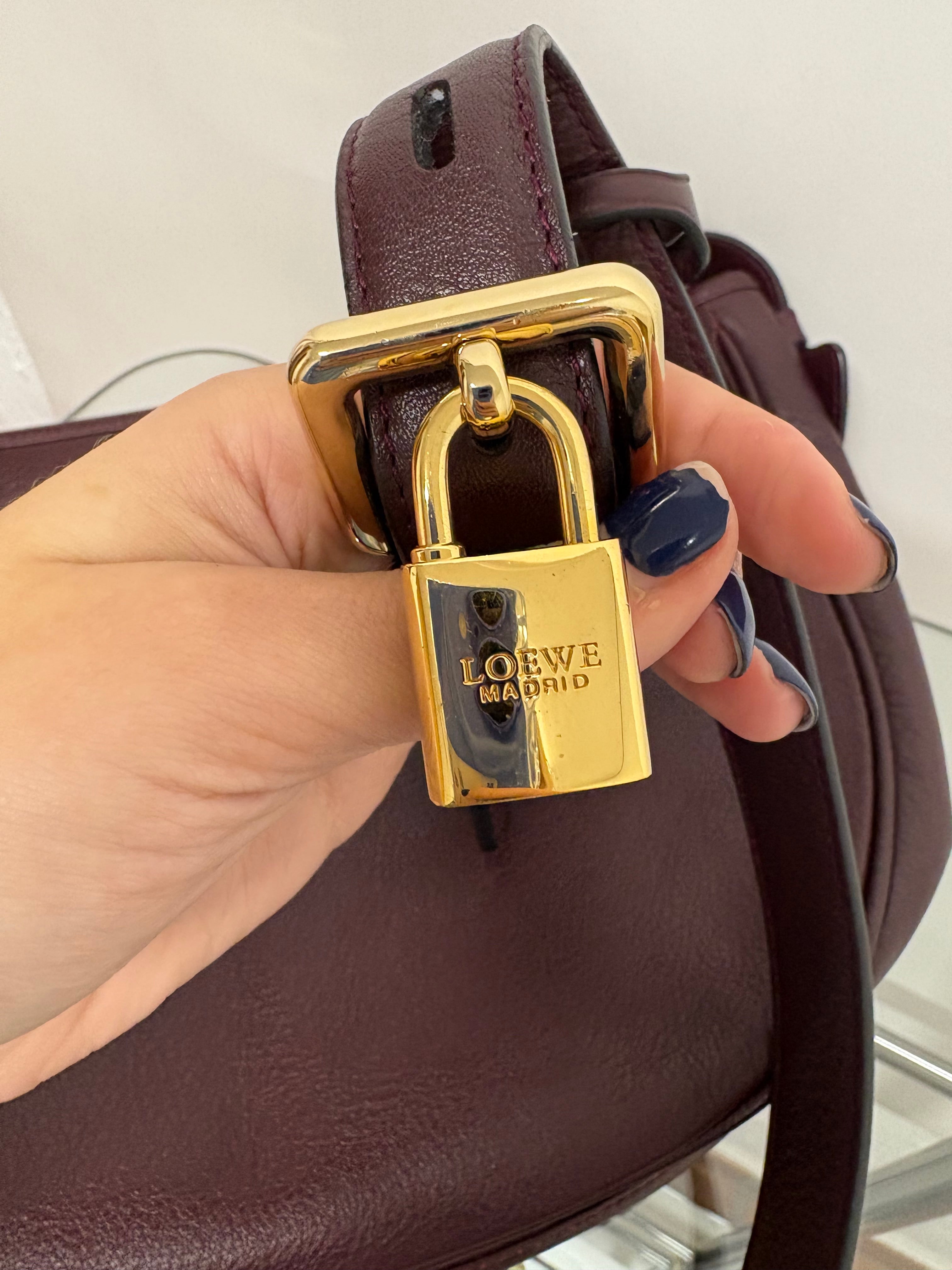 Loewe bandolera heritage grande burdeos