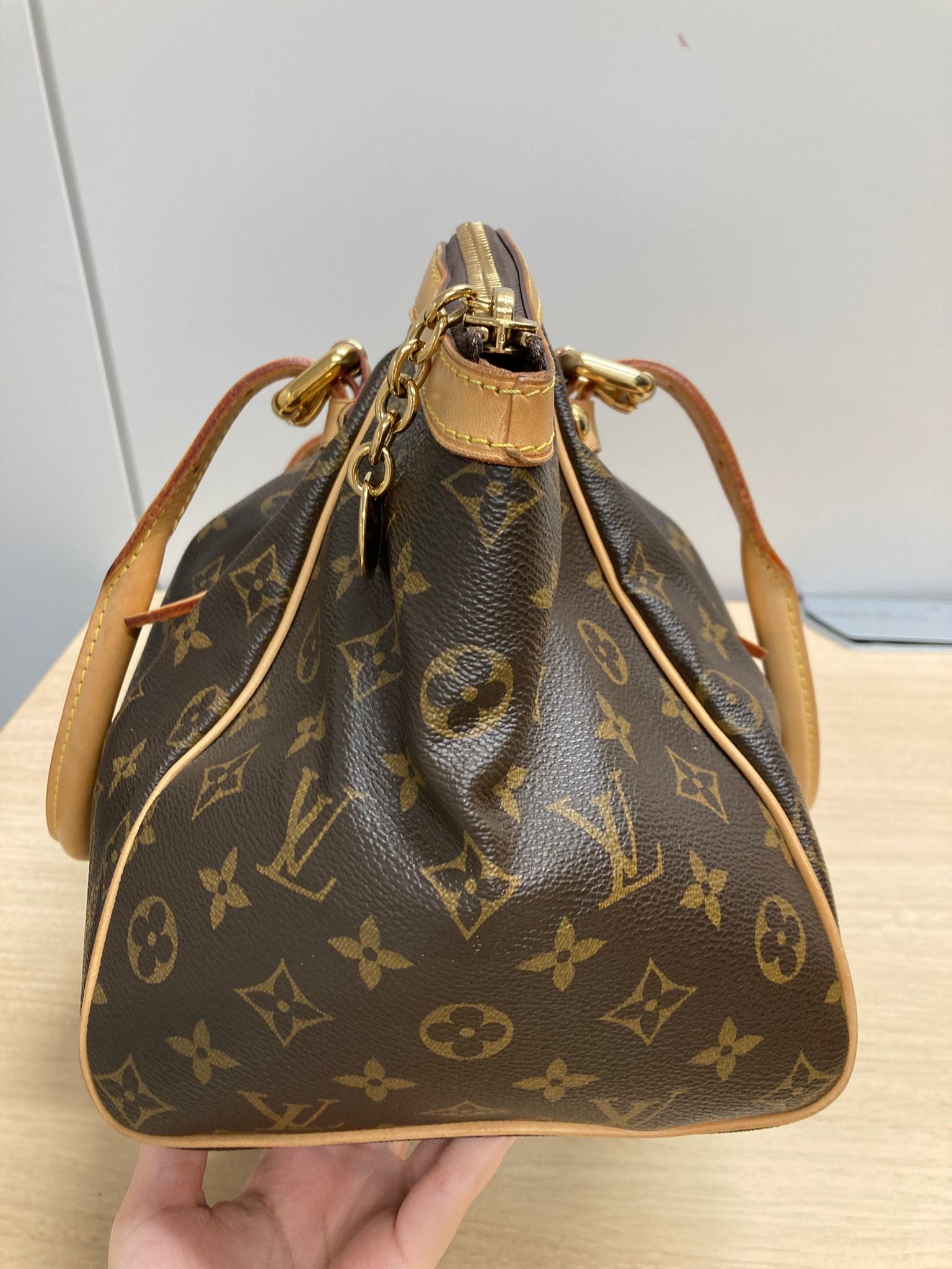 Louis Vuitton tivoli GM monogram