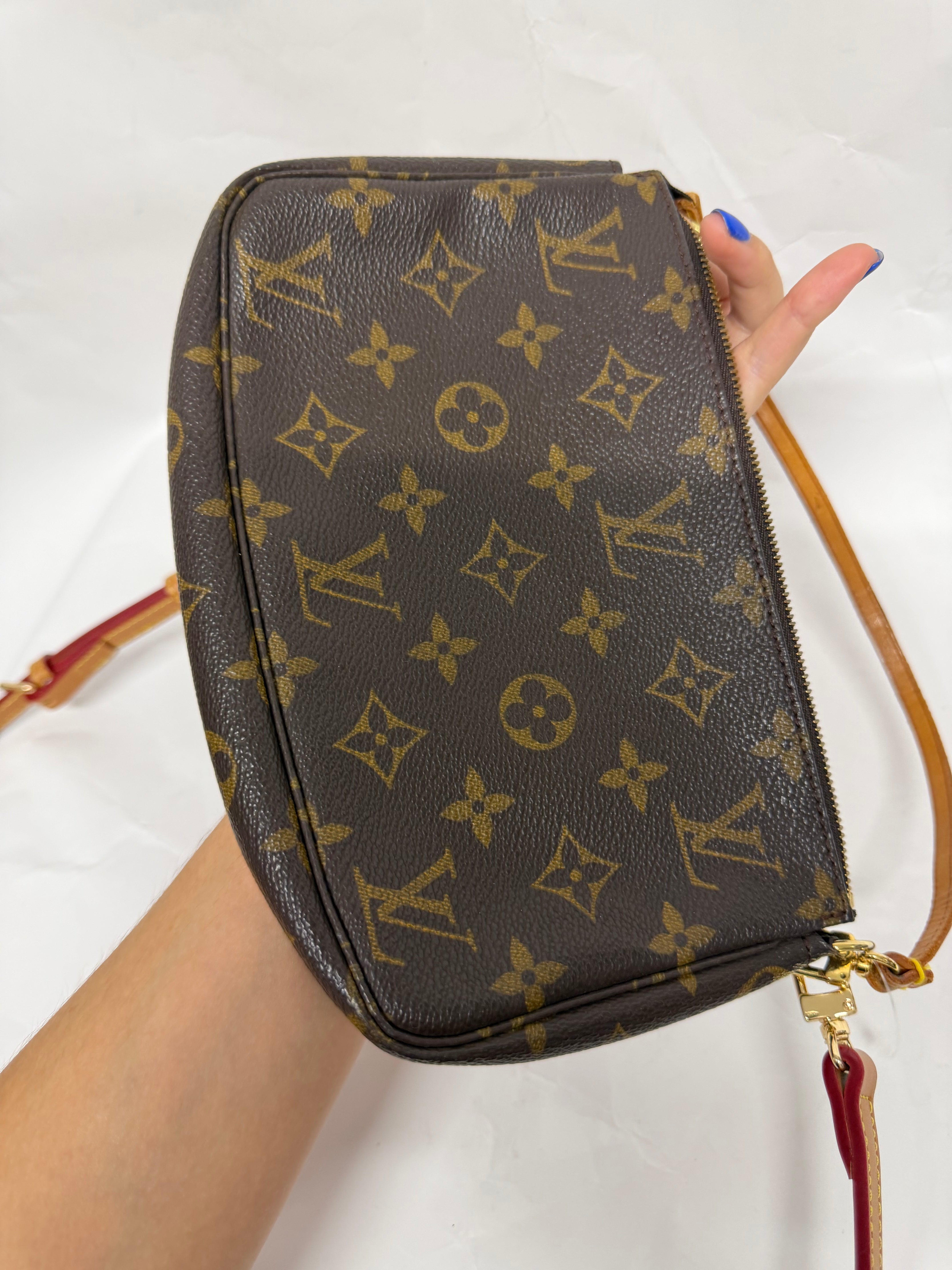 Louis Vuitton Pochette Accessoires monogram con 2 bandoleras extra