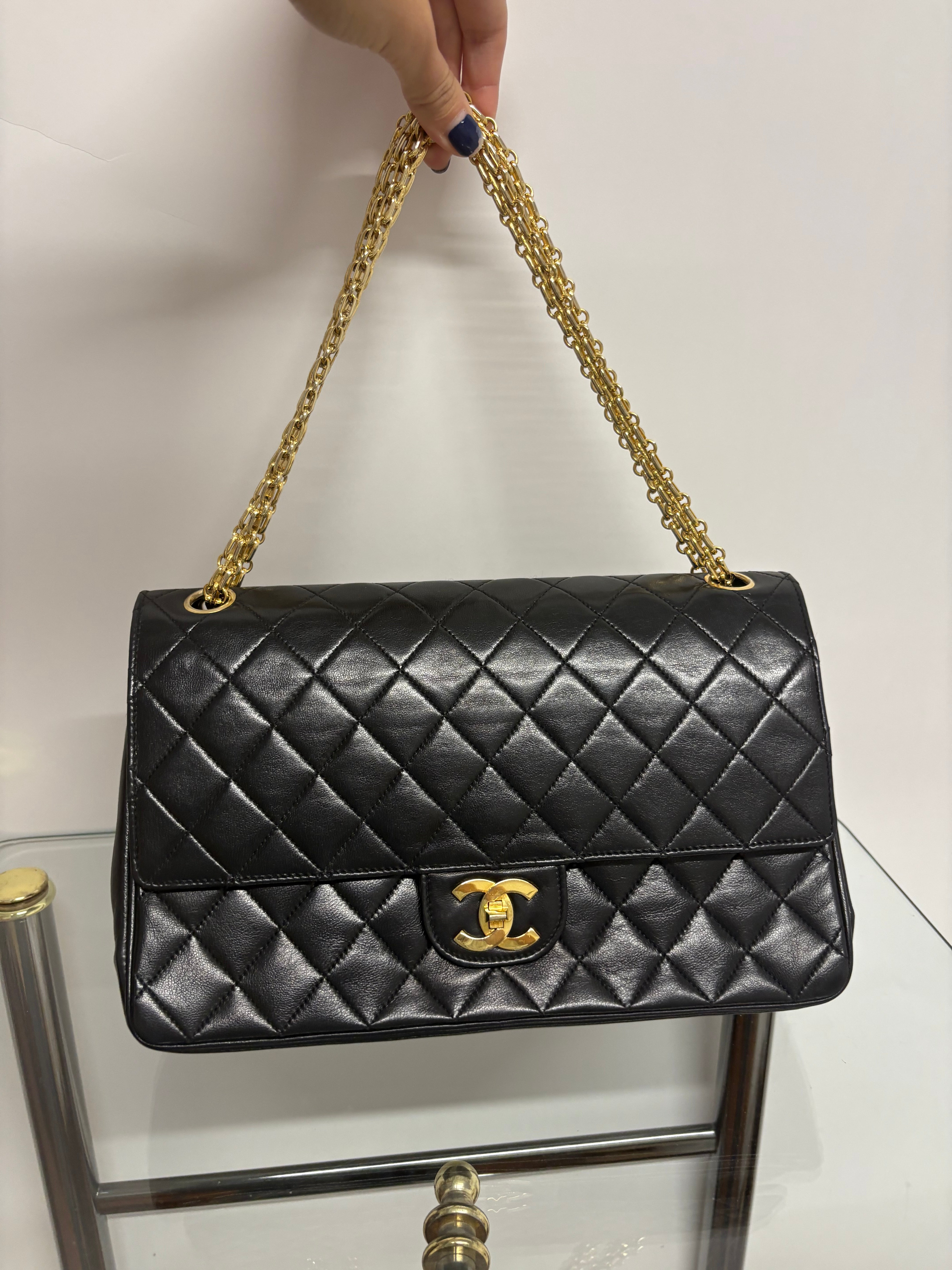 Chanel Timeless Double Flap piel de cordero negra – cadena dorada 2.55 - 24k