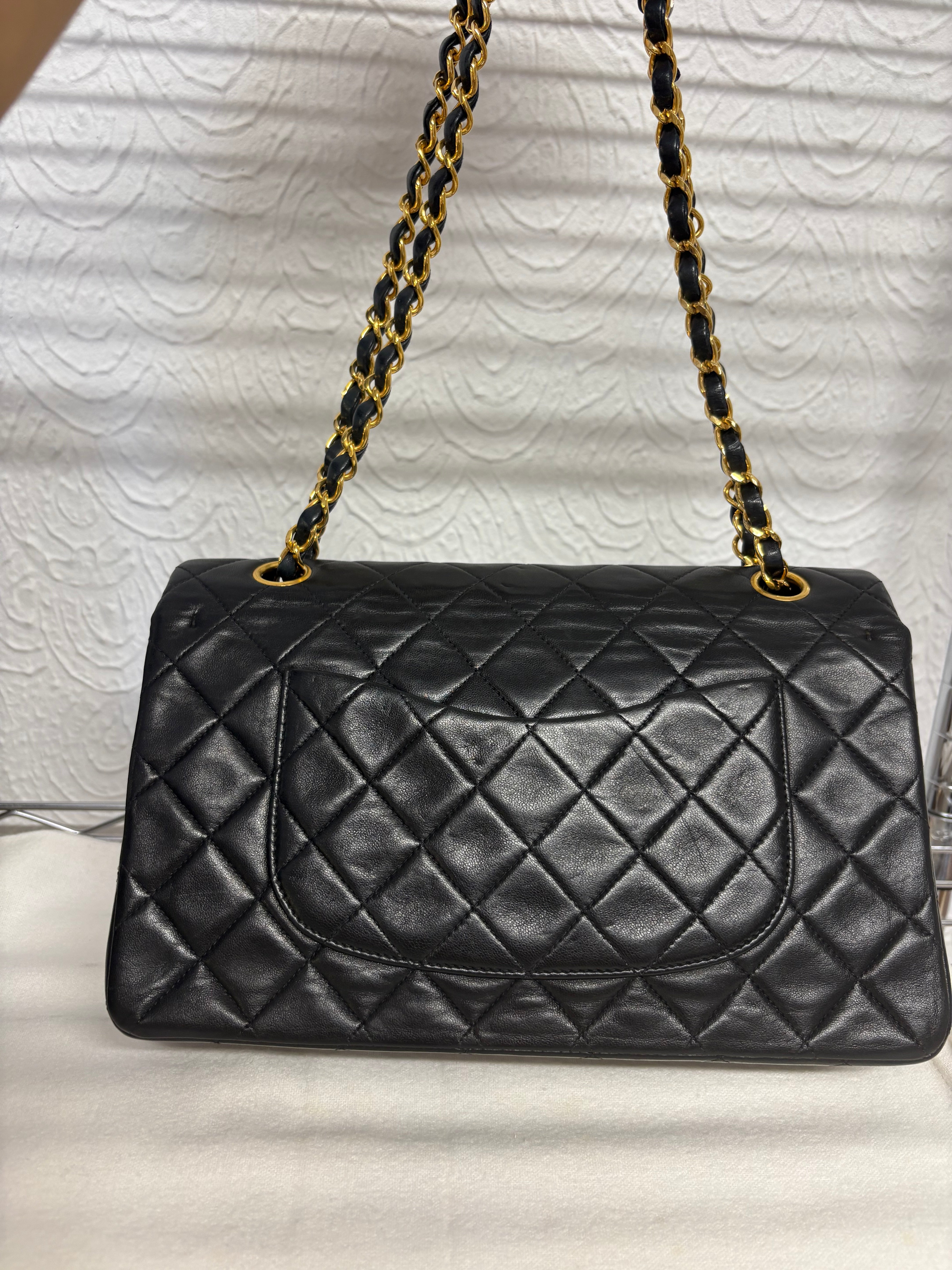 Chanel timeless 25 double flap lambskin negro – serie 4