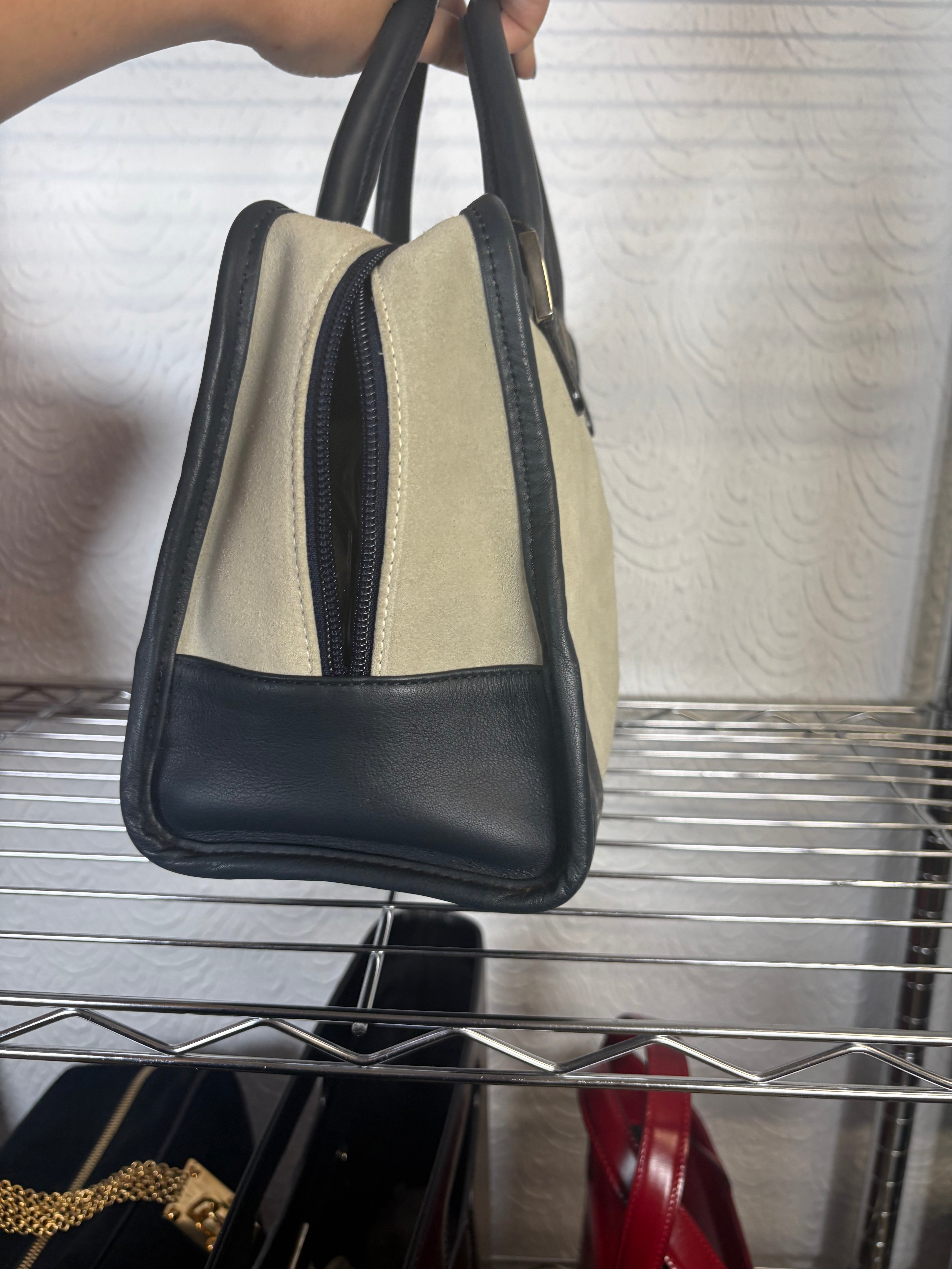 Loewe Amazona 27 Ante y Piel Verde Claro 2 bandoleras