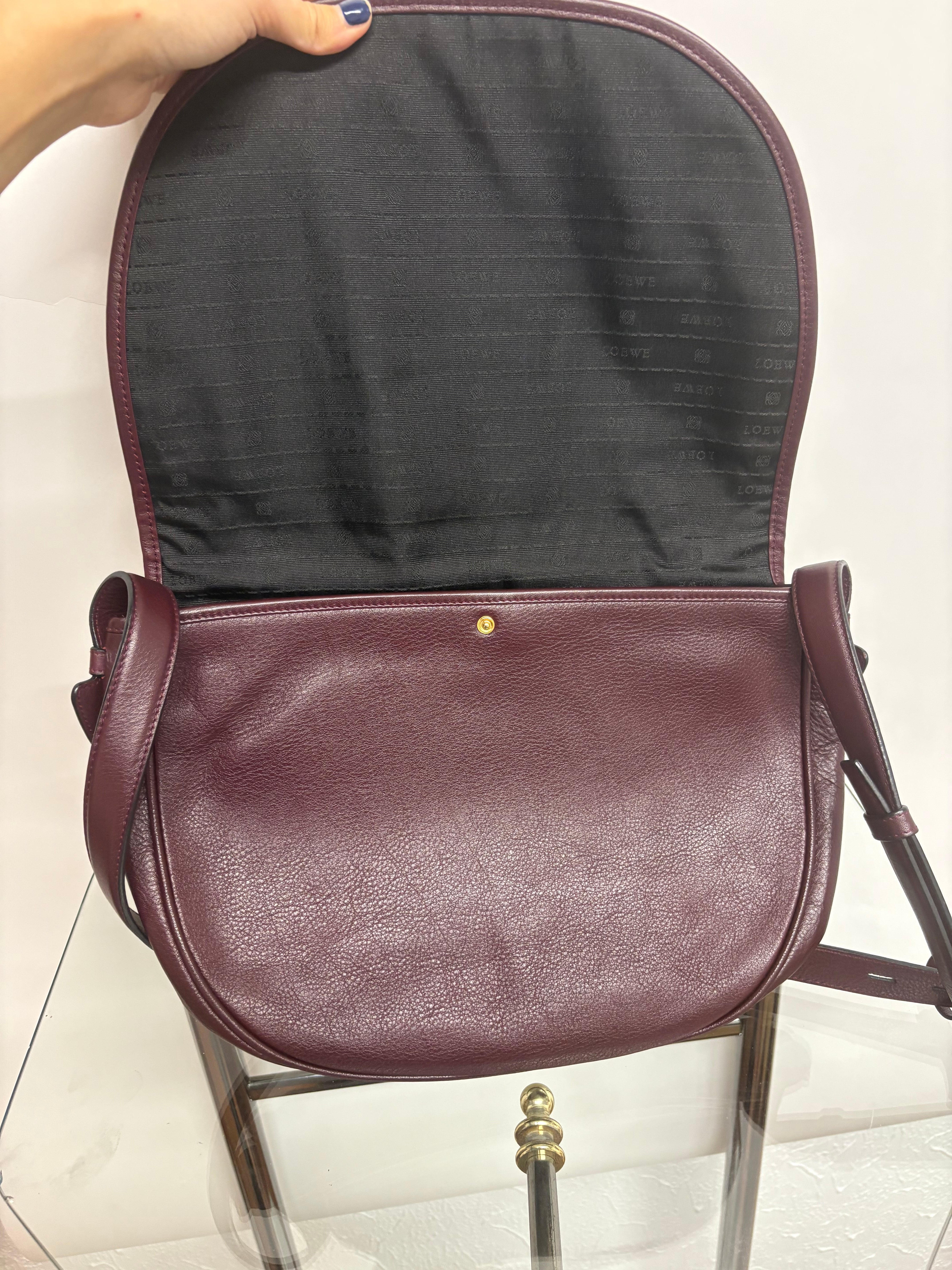 Loewe bandolera heritage grande burdeos