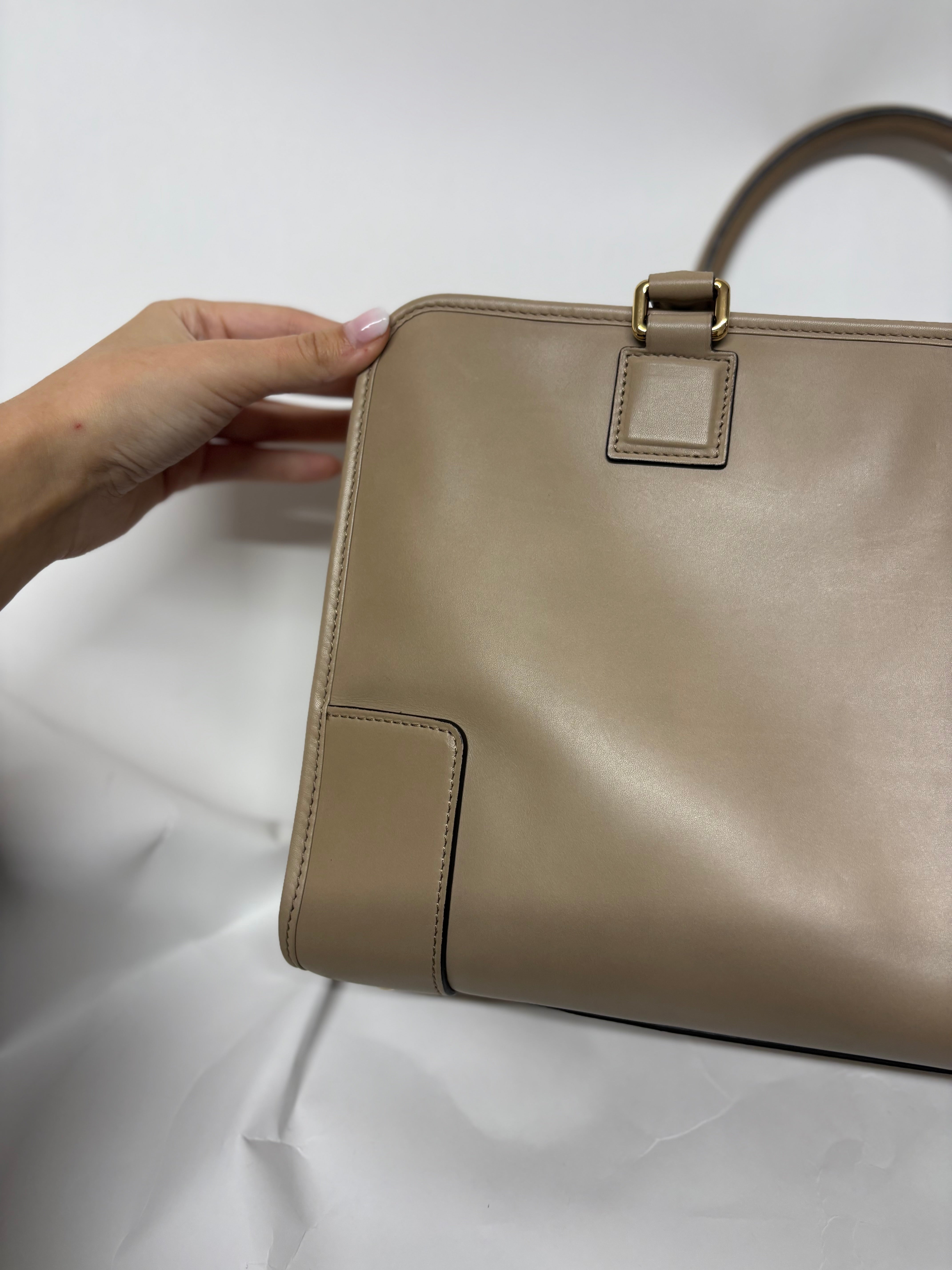 Loewe amazona 36 camel claro con bandoleras extra