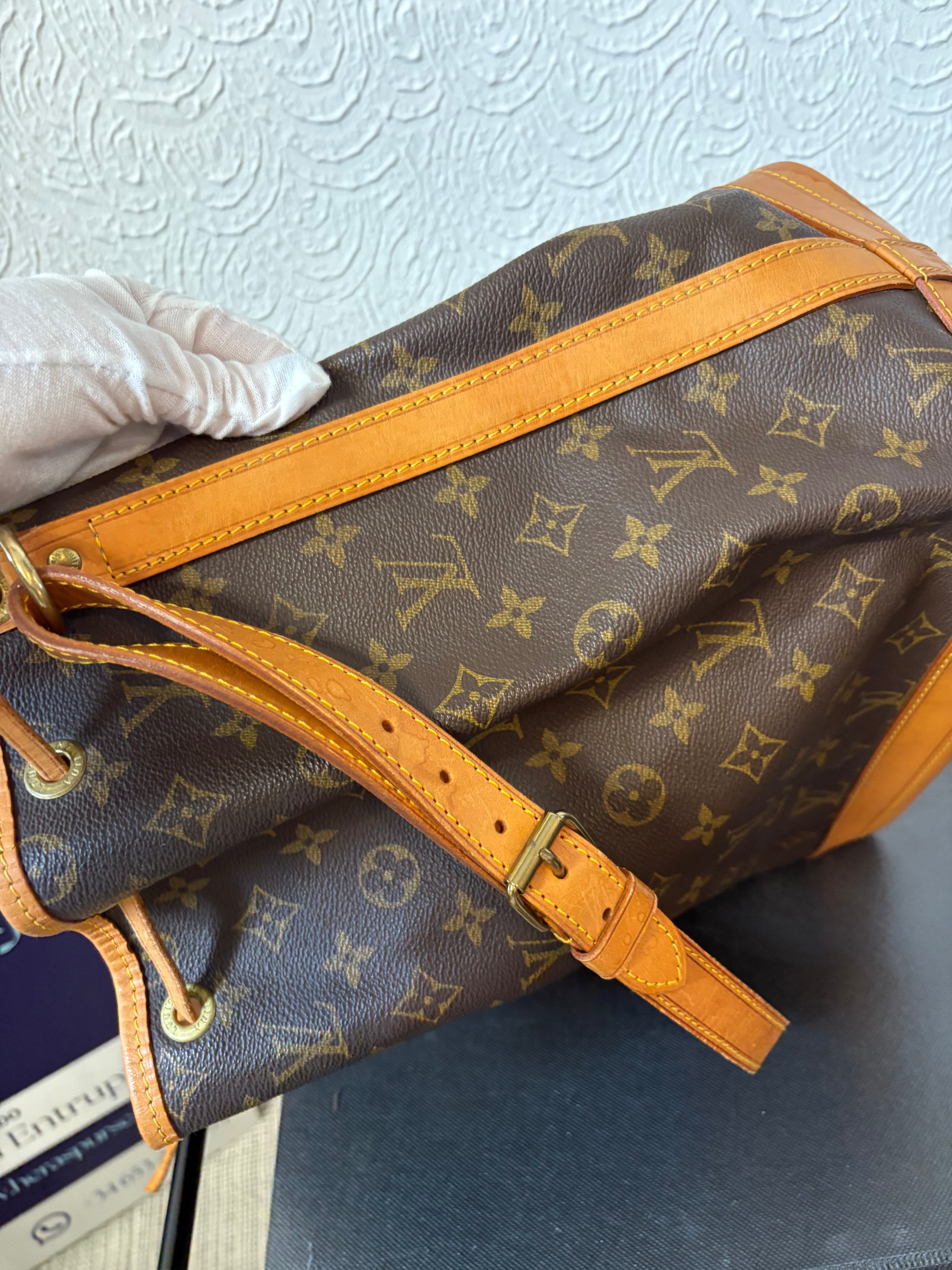 Louis Vuitton Noe clásico monogram canvas