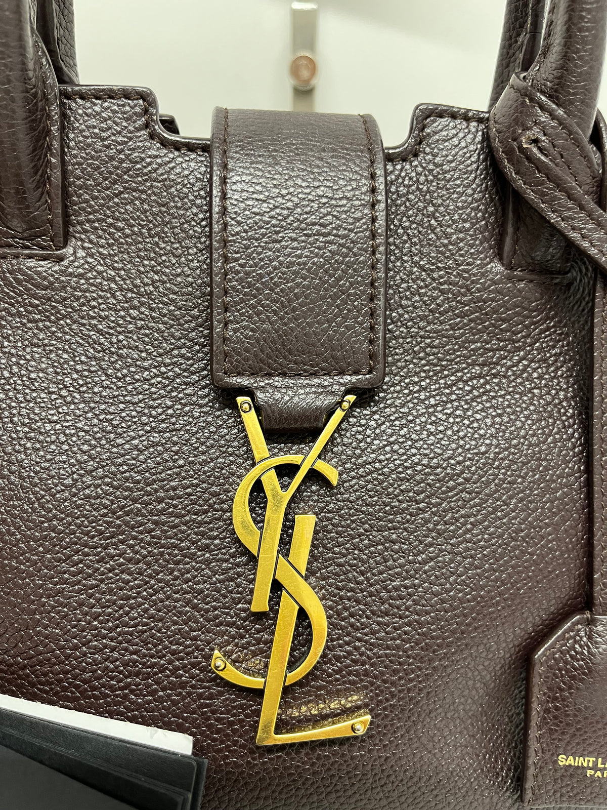 Saint Laurent Cabas 2Way Piel Marrón berenjena con Bandolera