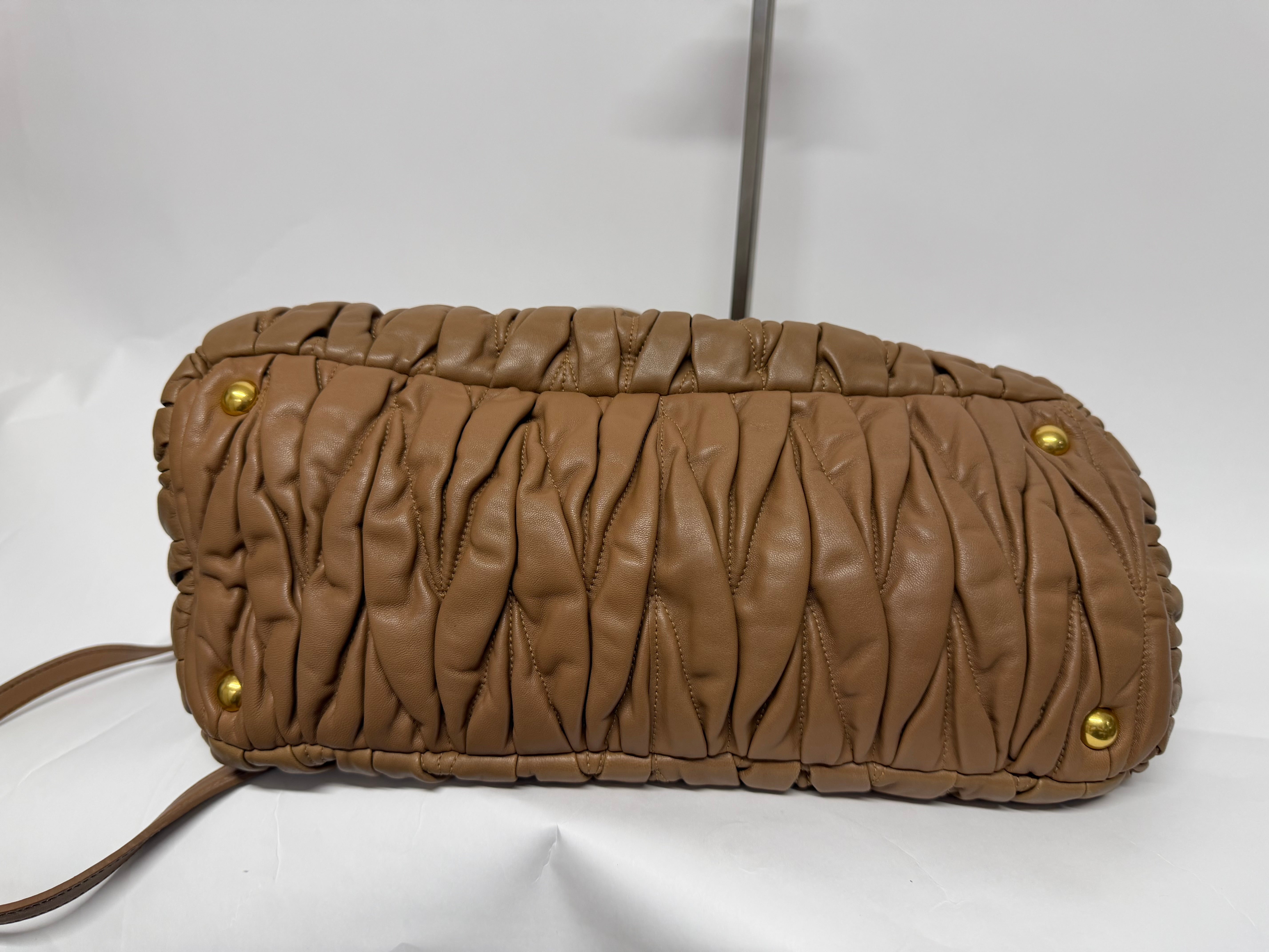 Miu Miu Matelasse 2way Shoulder Bag Marrón
