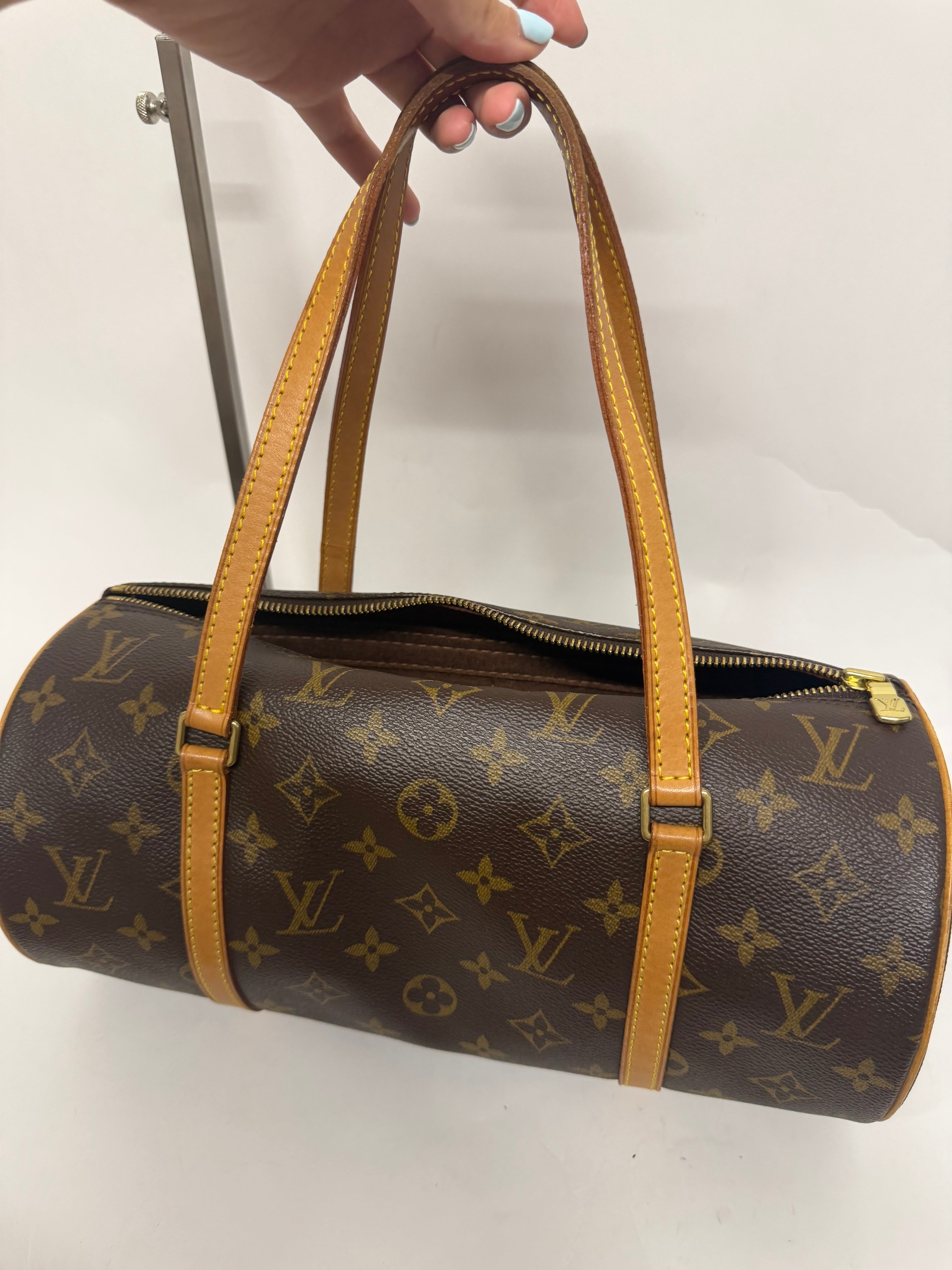 Louis Vuitton Papillon 30 Monogram con pouch