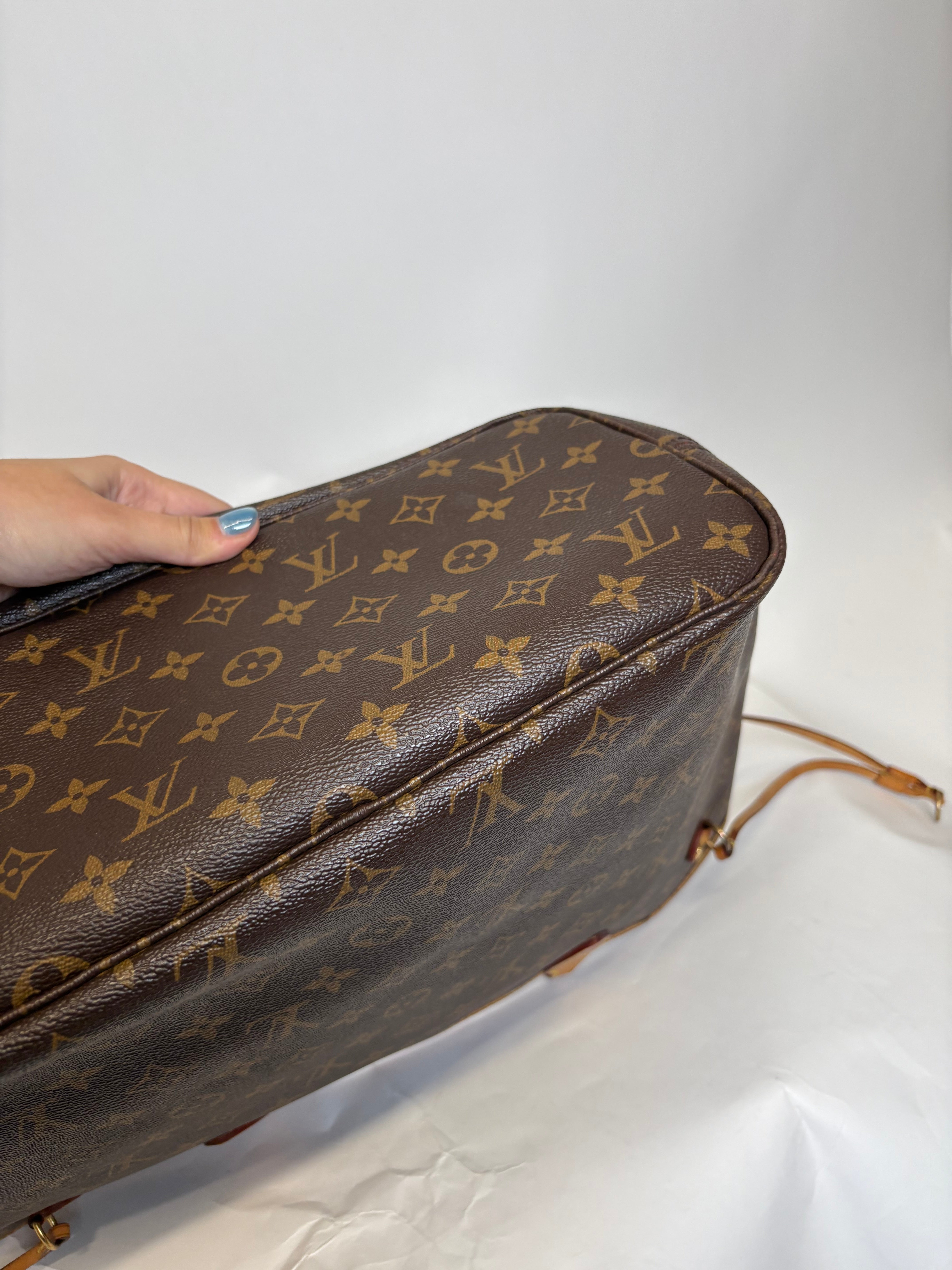 Louis Vuitton Neverfull MM Monogram y rojo