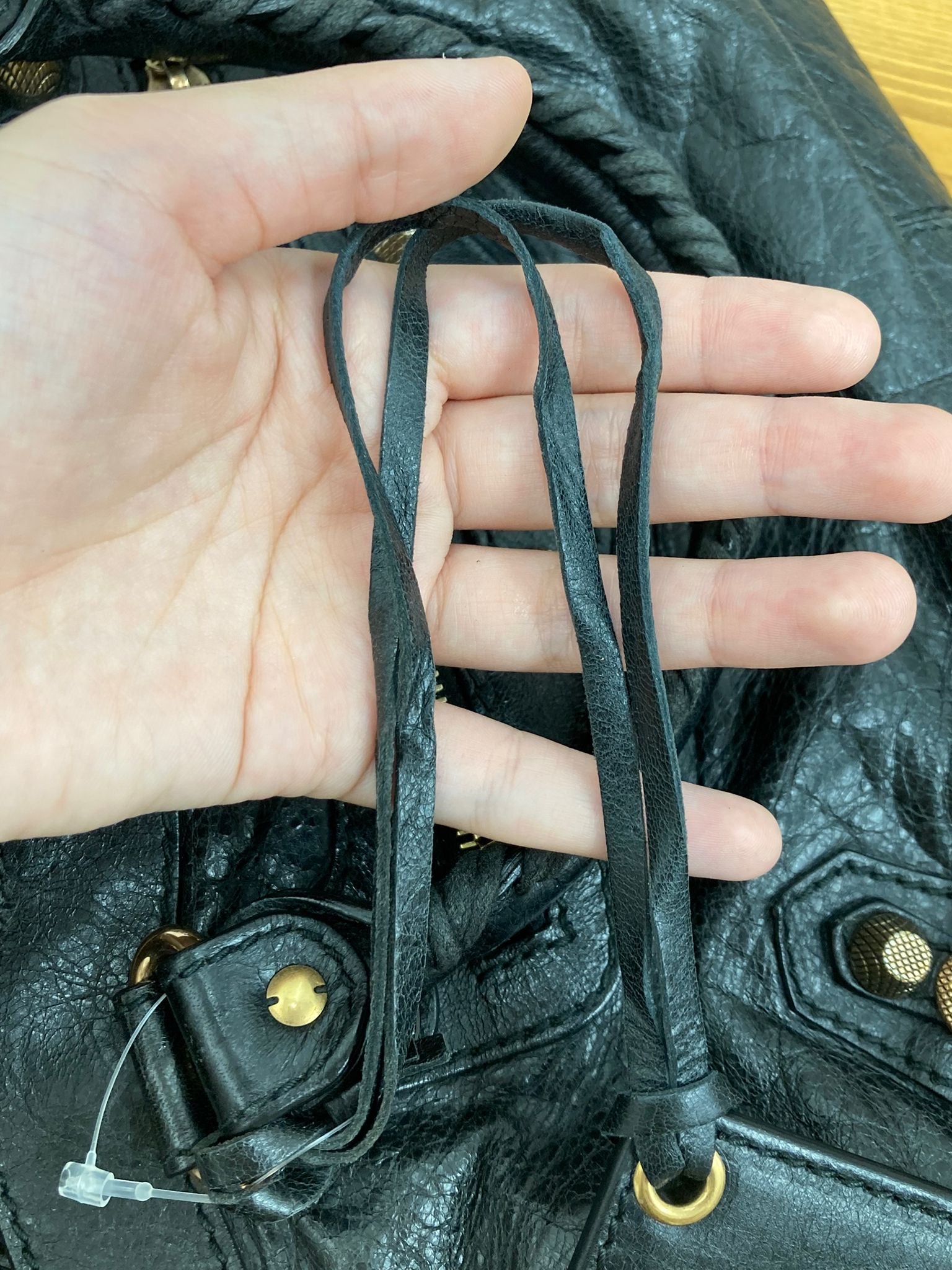 Balenciaga City First Classic Black – Cuero Aged