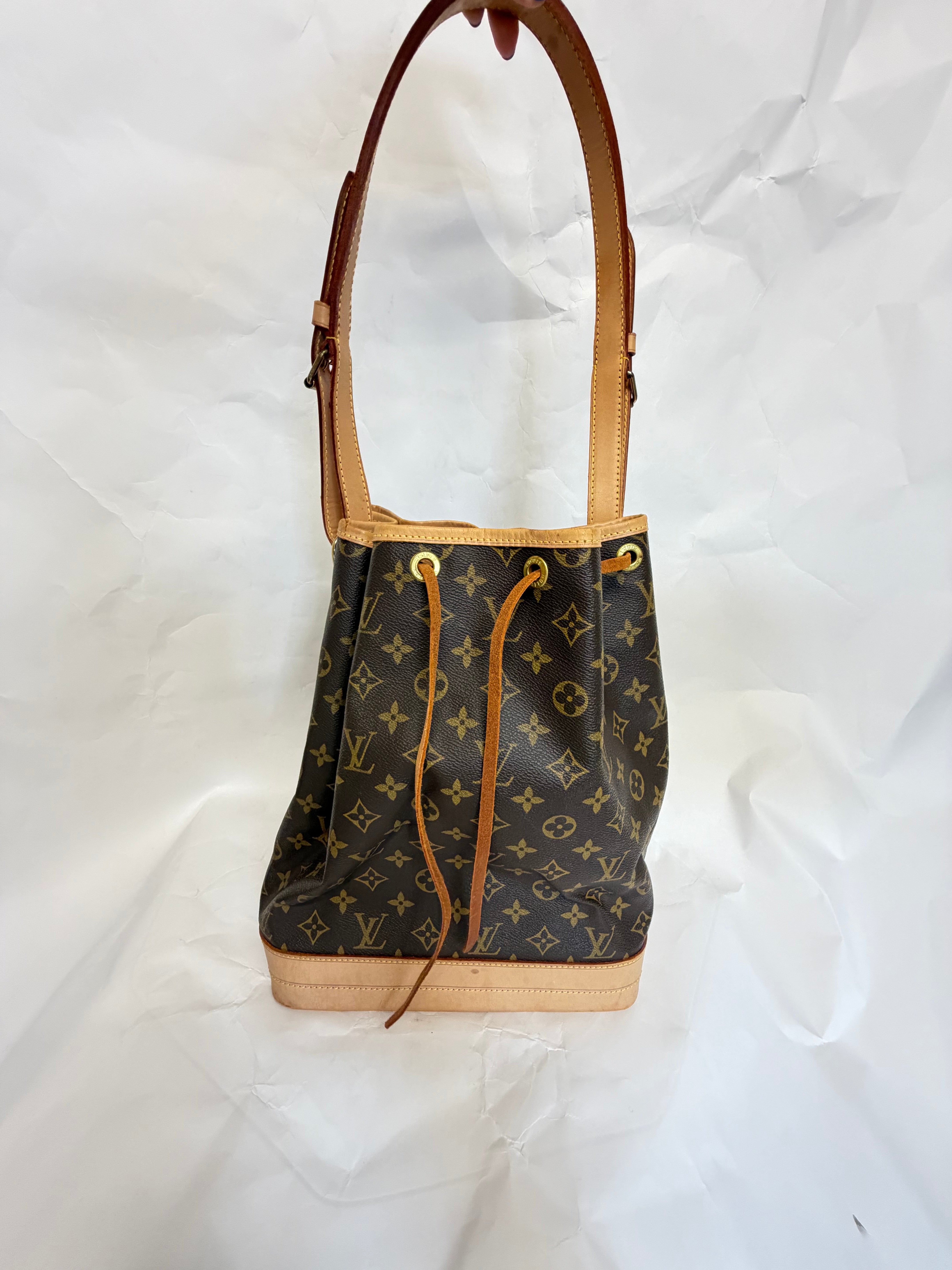 Louis Vuitton Noé clásico grande Monogram