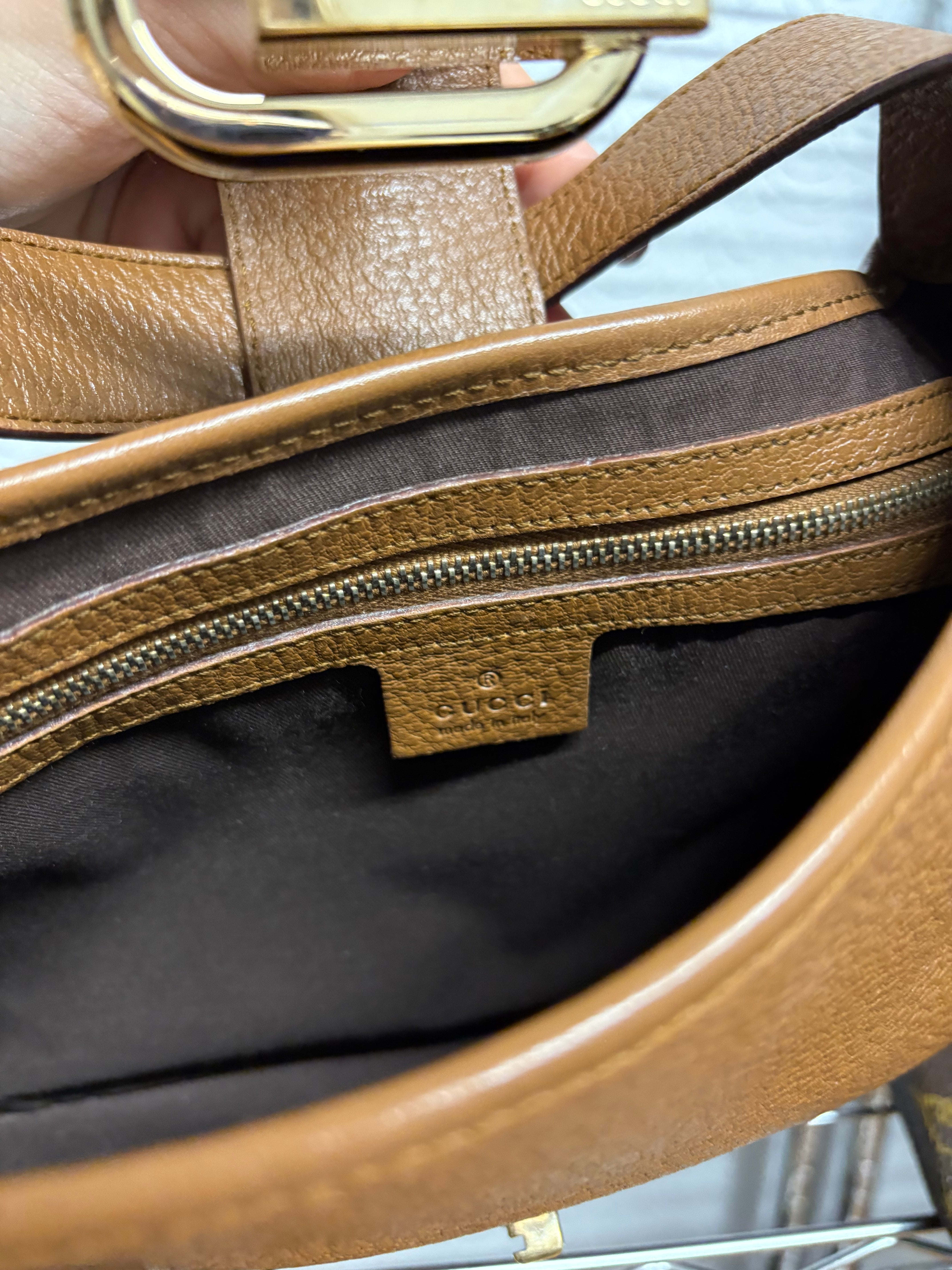 Gucci Jackie Shoulder Bag Piel Marrón · Broche G Dorado