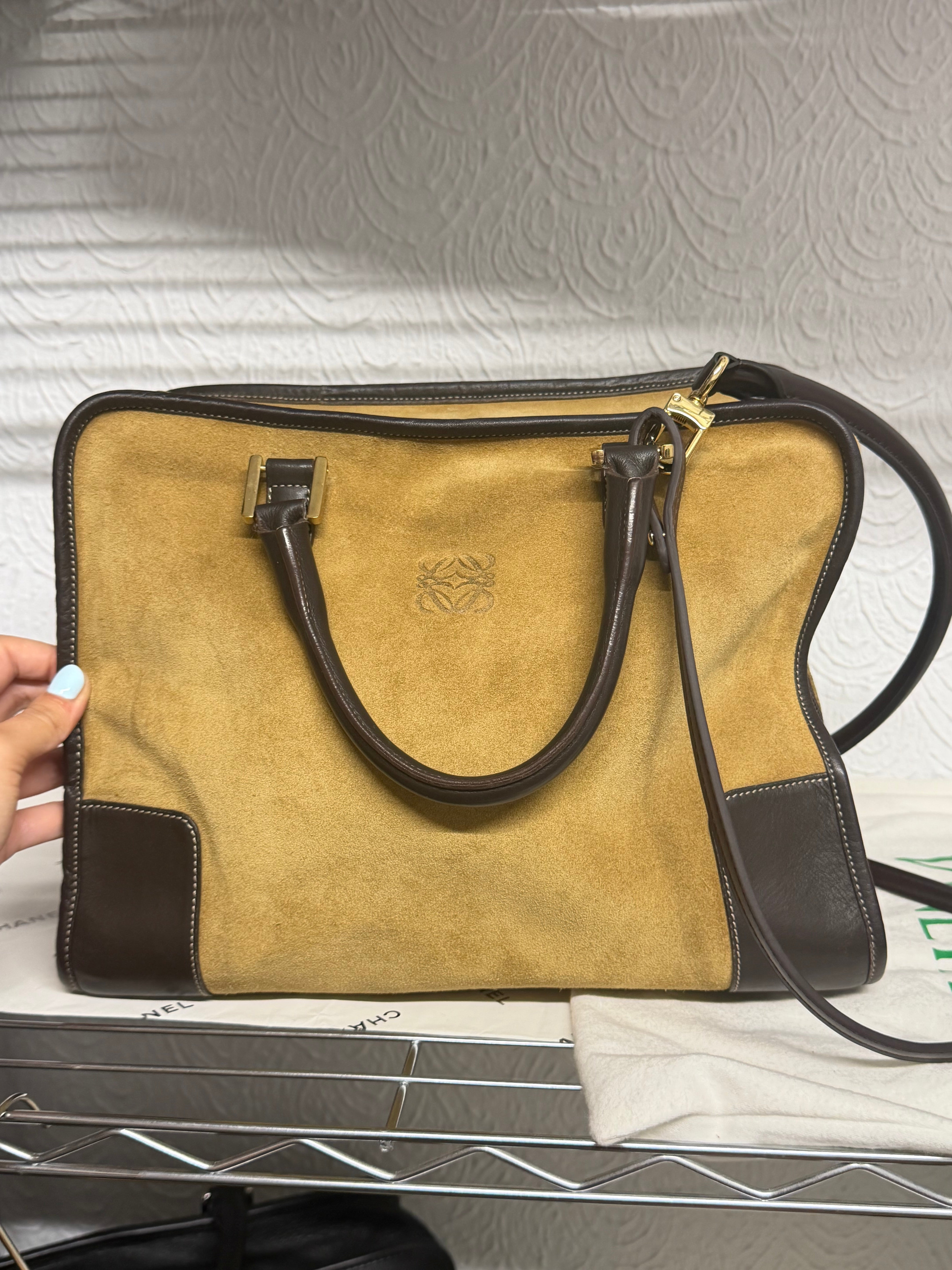 Loewe Amazona 32 Ante Oro y Piel Marrón