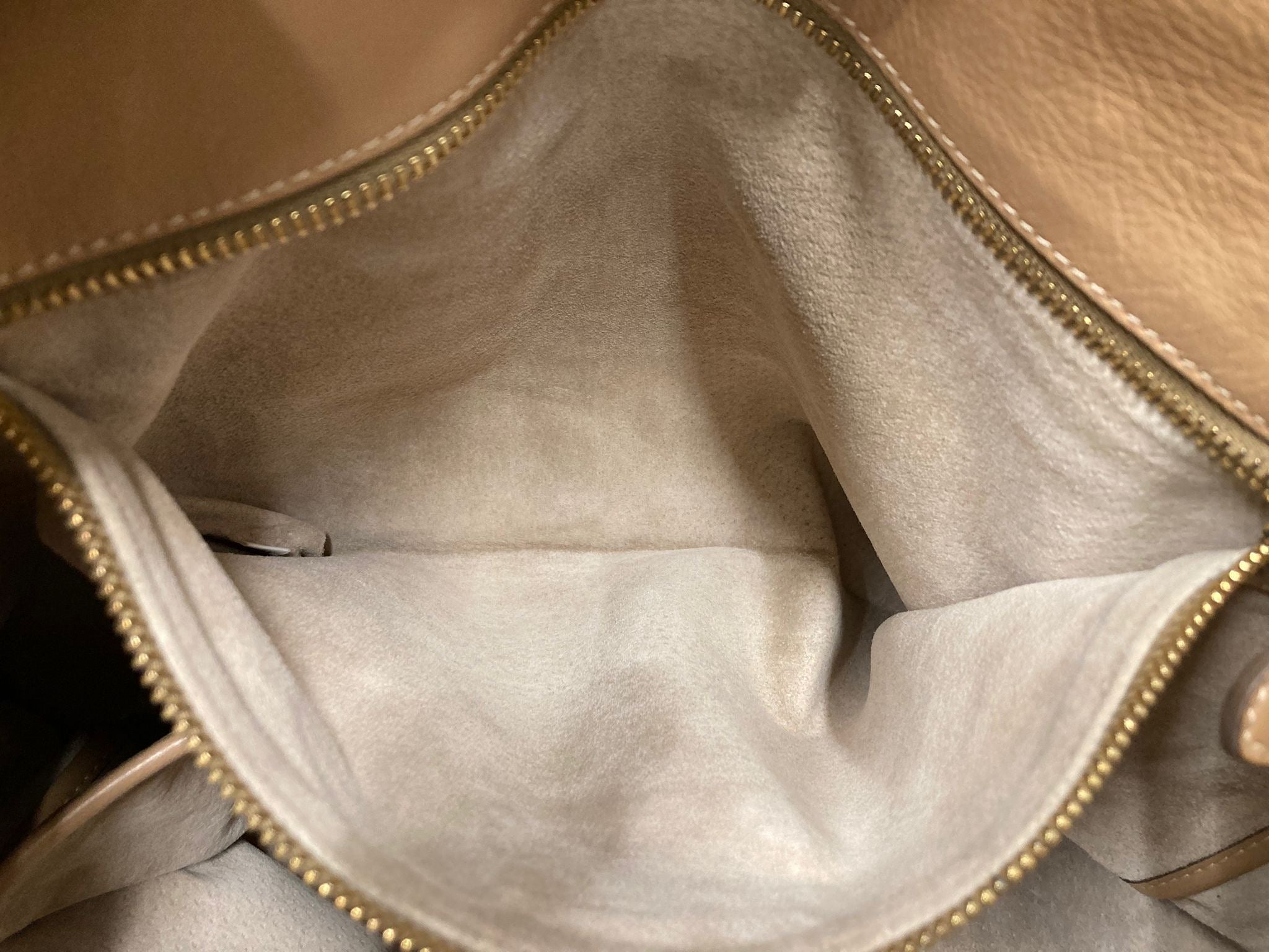 Prada Logo 2way Tote – Piel beige