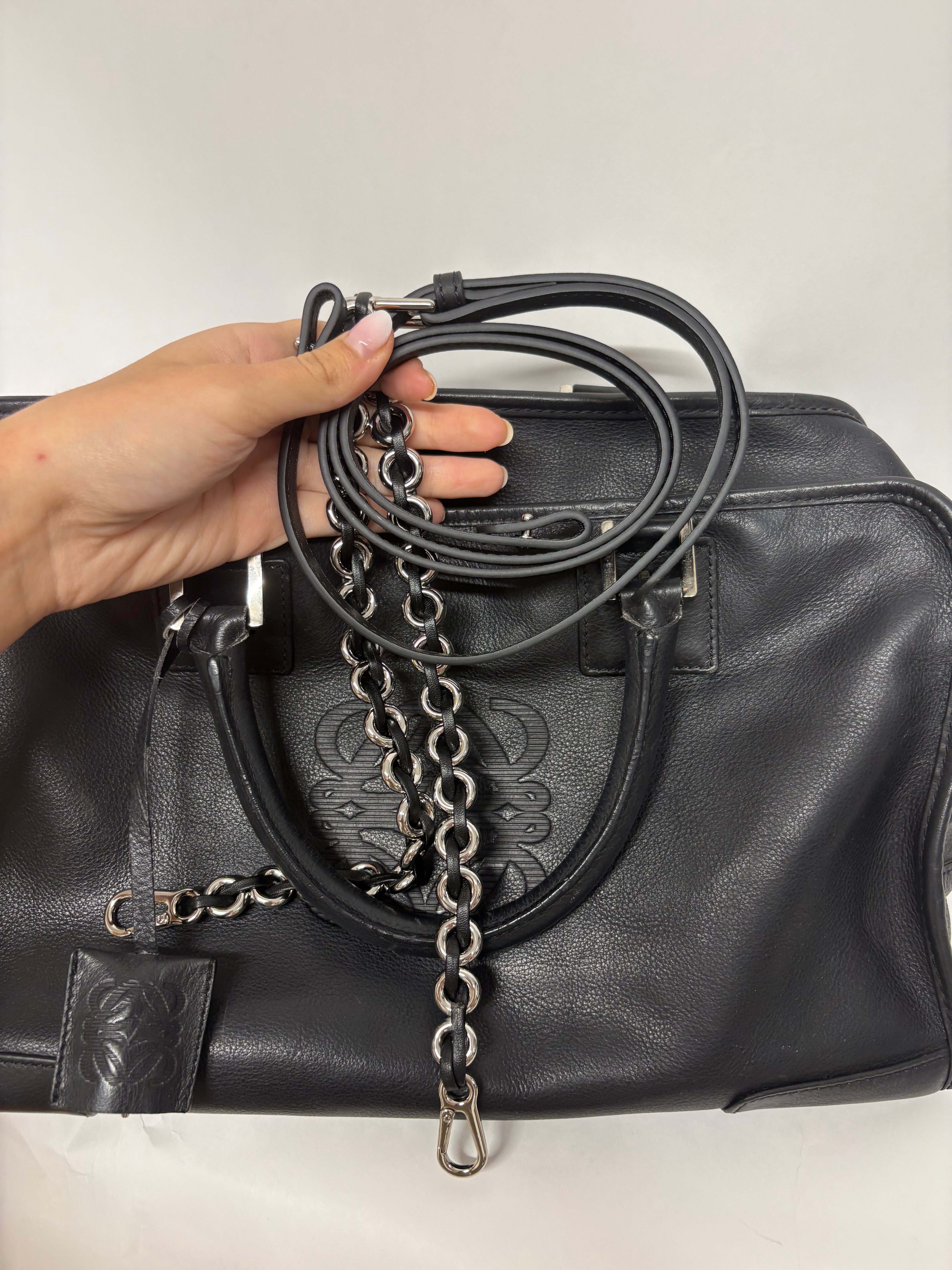 Loewe Amazona 36 Piel Negra Herrajes Plata