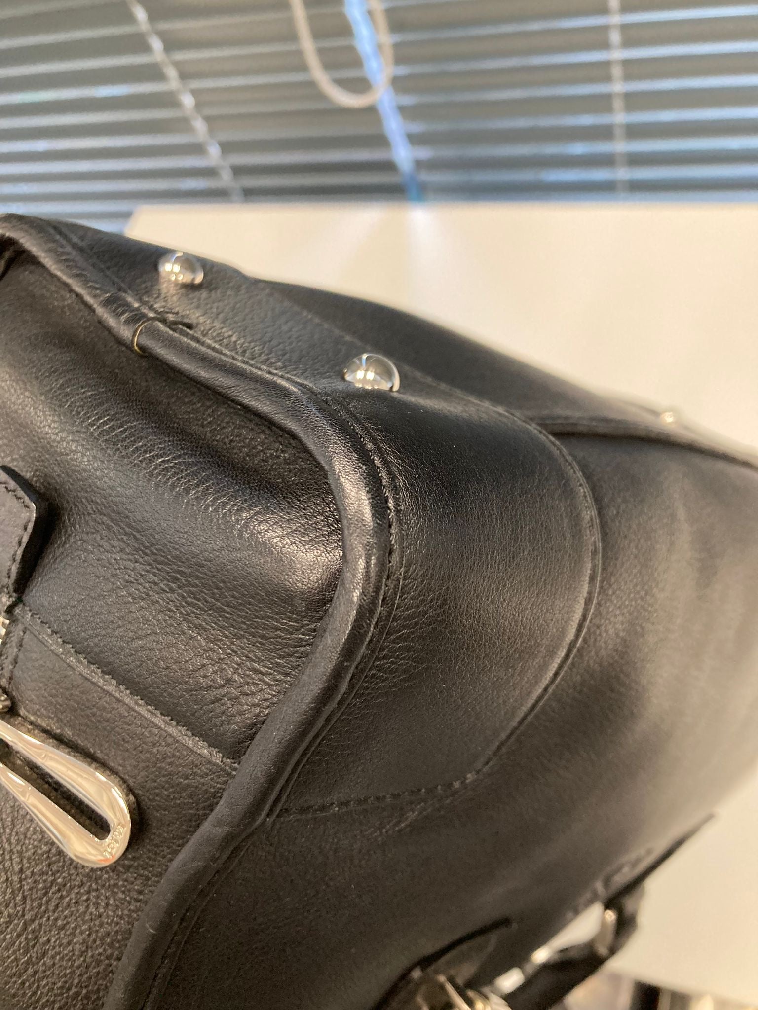 Loewe amazona 30 negro y plata