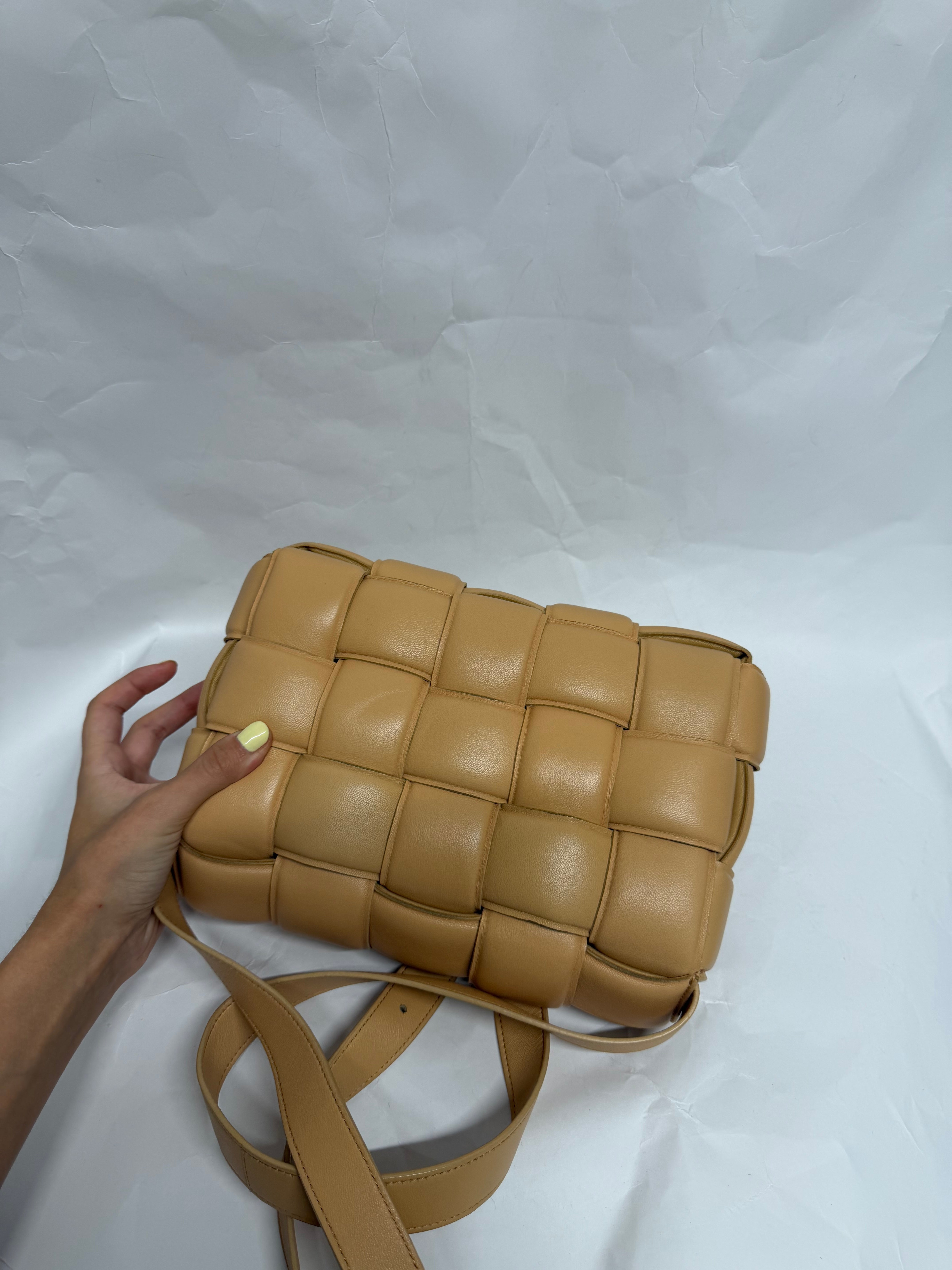 Bottega Veneta Cassette Intrecciato Nude/Beige
