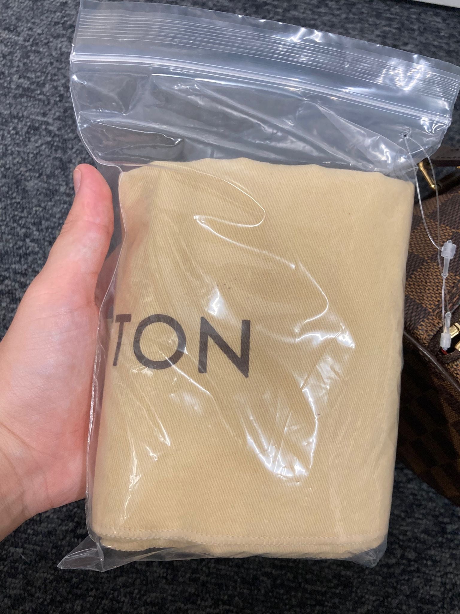 Louis Vuitton Papillon 30 en Damier Ébène