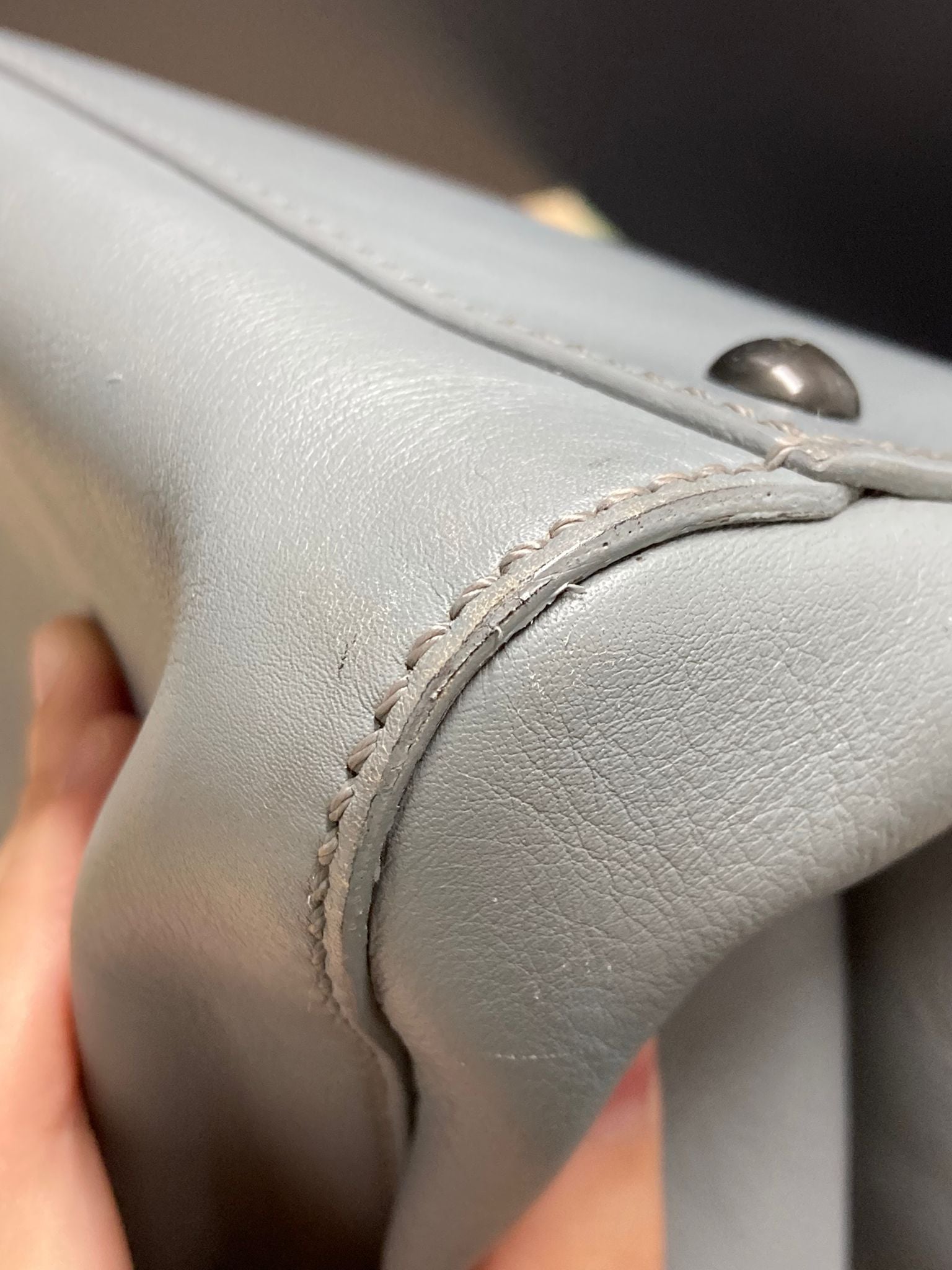 FENDI Peekaboo Large – Piel gris cielo – Doble compartimento con bandolera