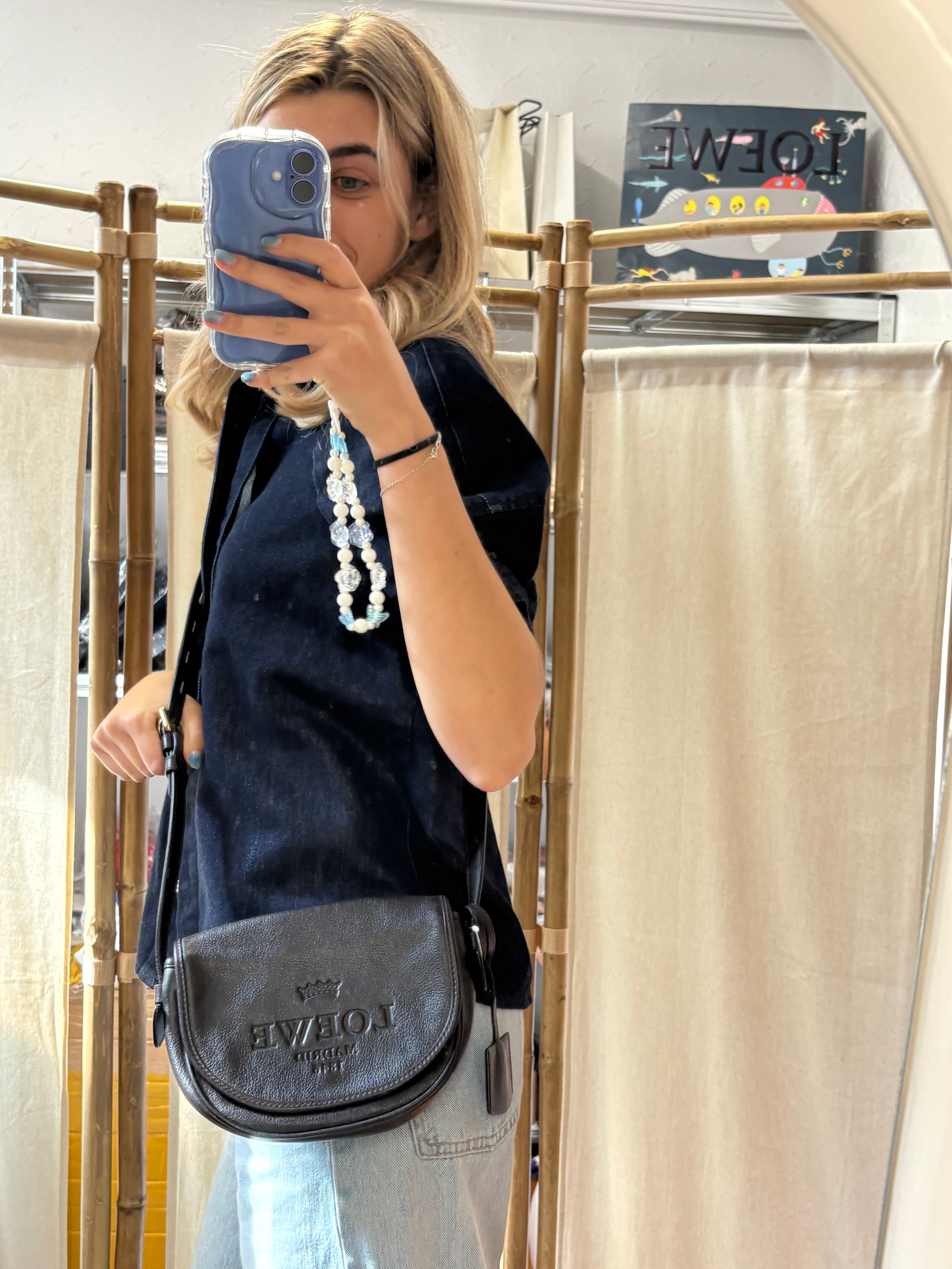 Loewe Heritage Pequeña Marrón – Vintage Crossbody Bag