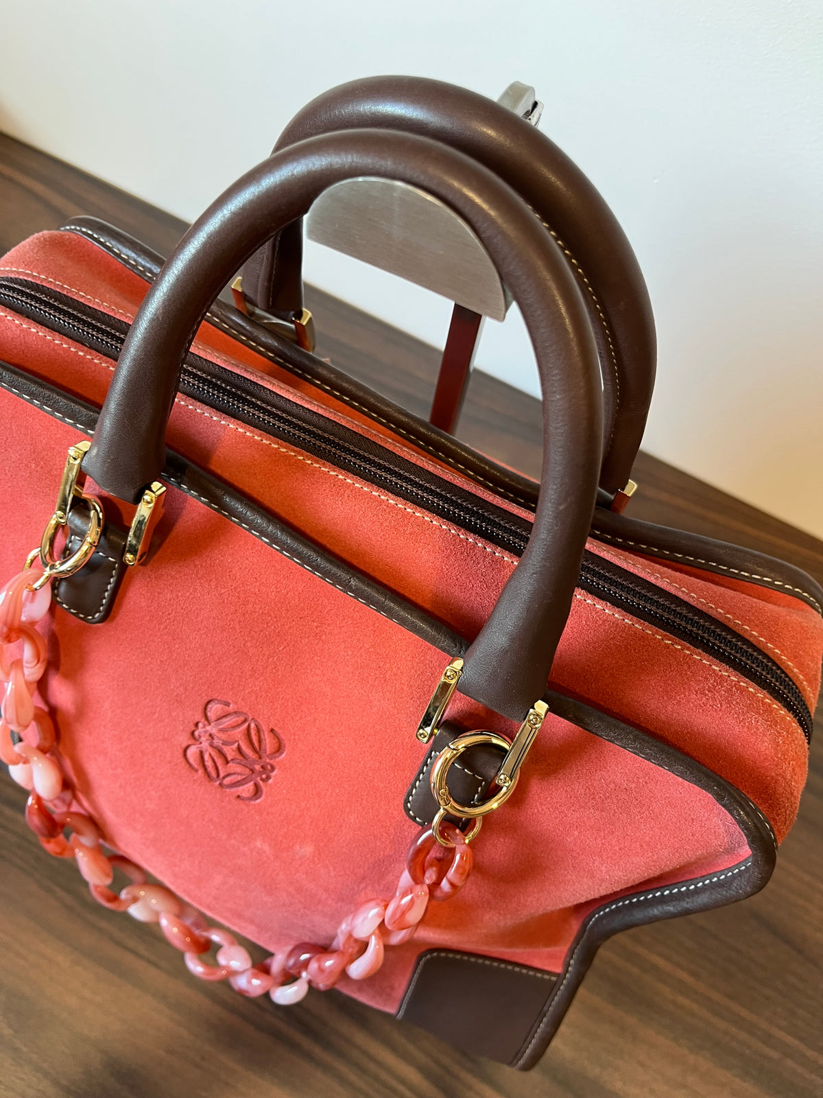 Loewe Amazona 32 Ante coral y Piel Marrón