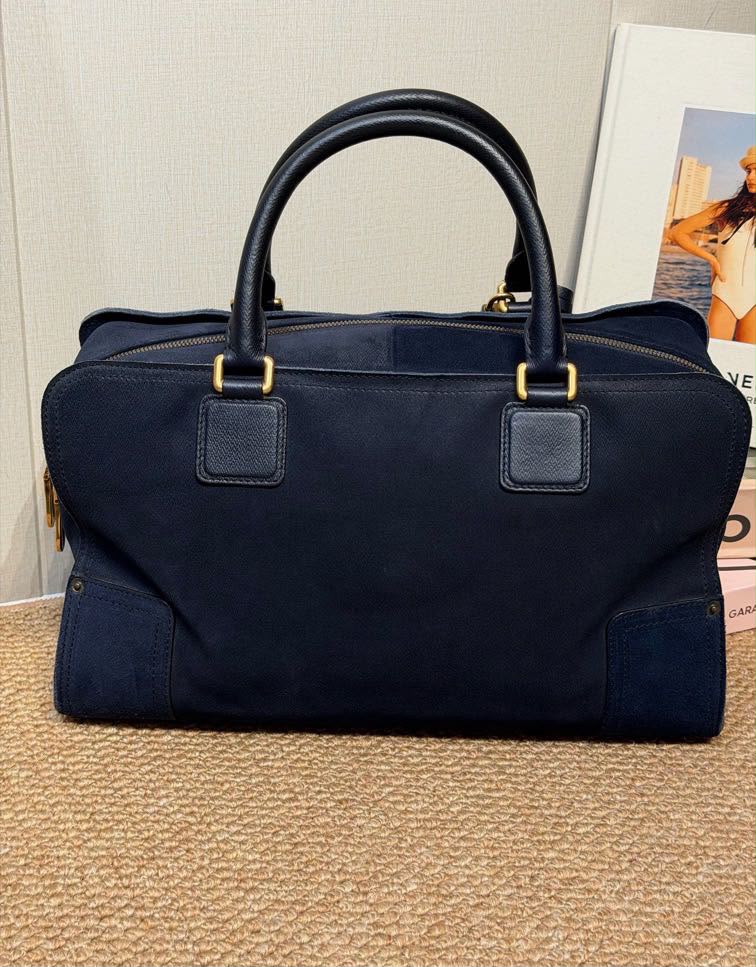 Loewe Amazona 36 Nobuk Azul Marino Herrajes Dorados