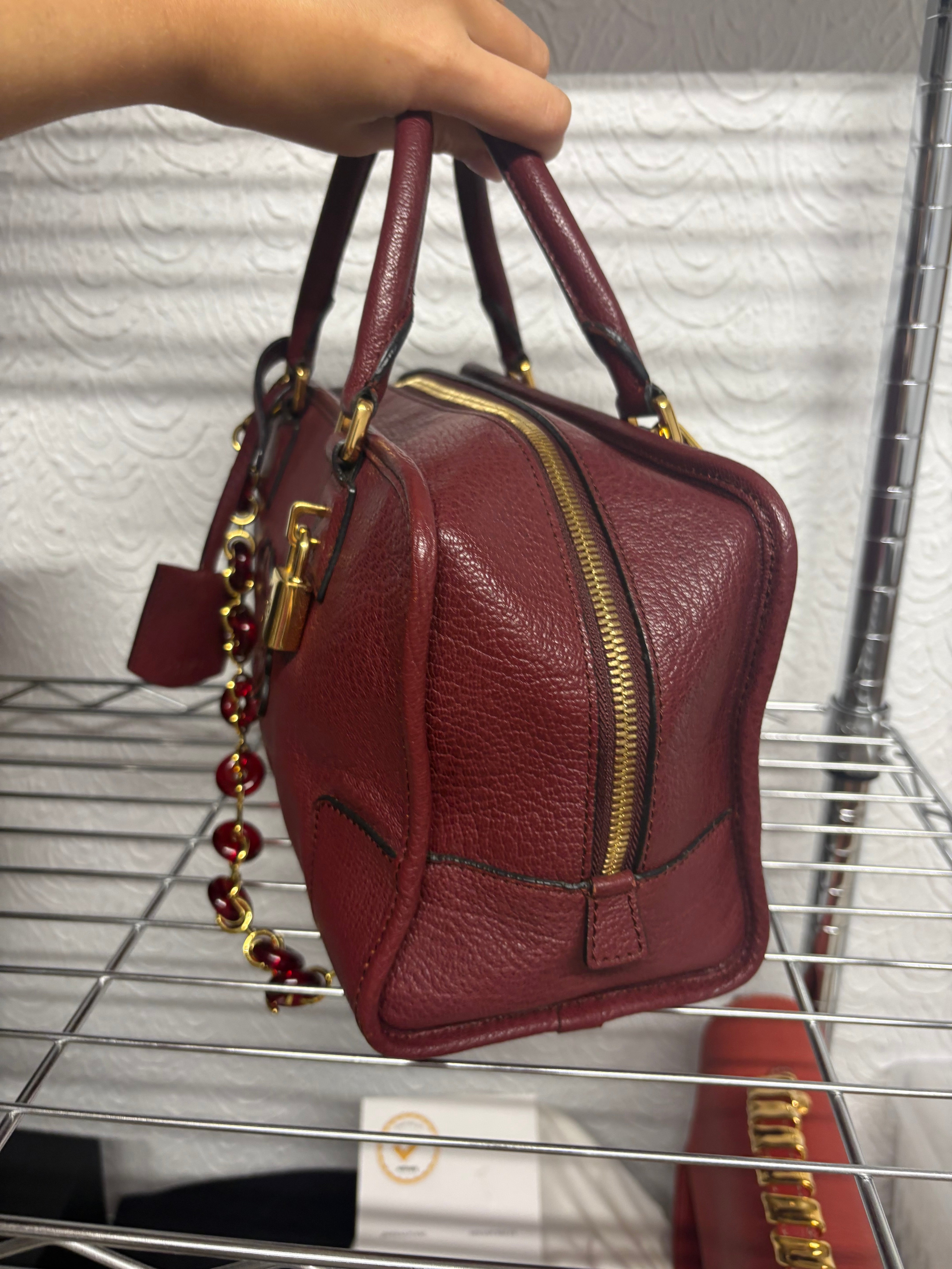 Loewe amazona burdeos 28 con 2 bandoleras