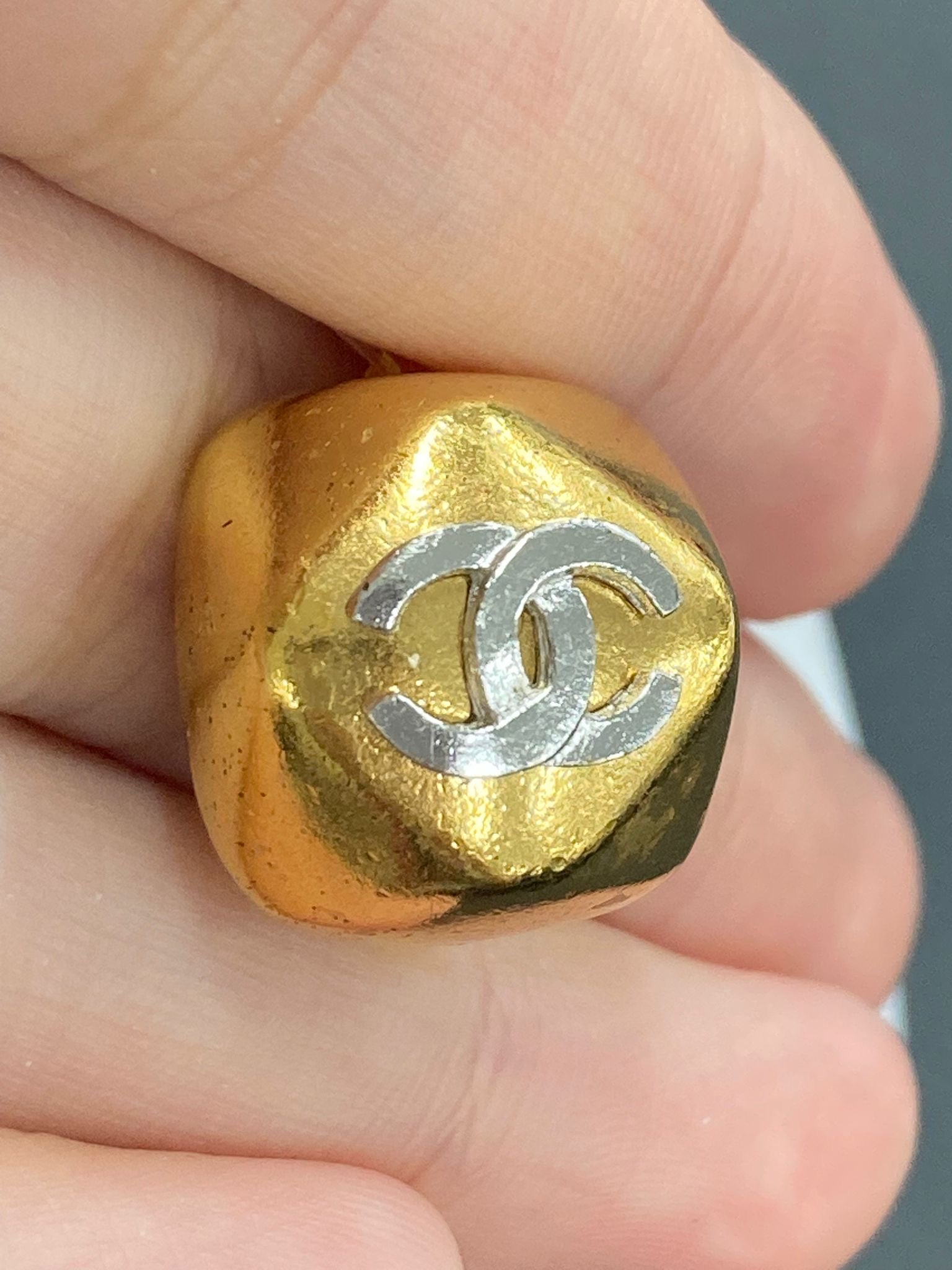 Pendientes Chanel Vintage Coco Mark bicolor colección 98A