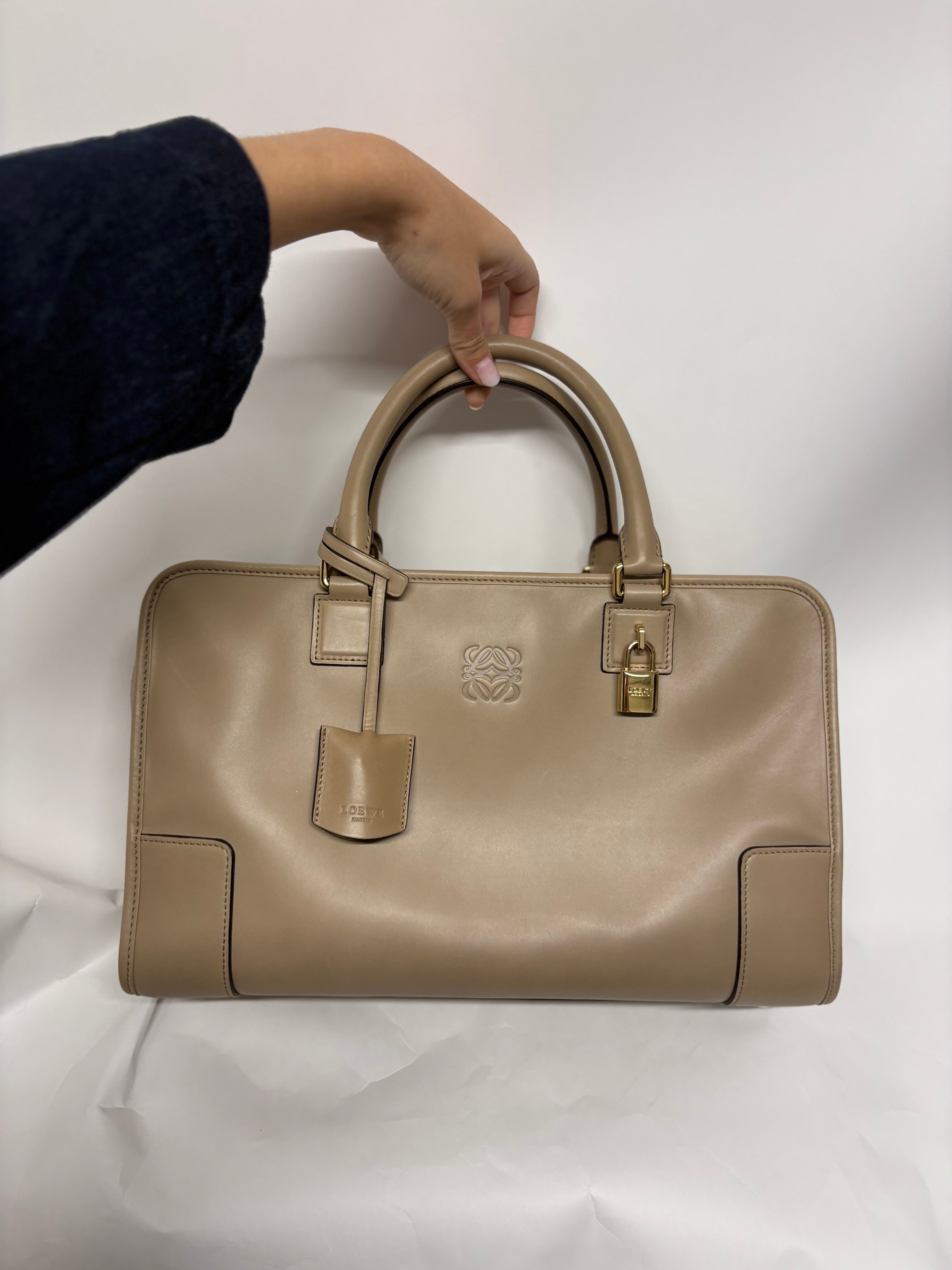 Loewe amazona 36 camel claro con bandoleras extra