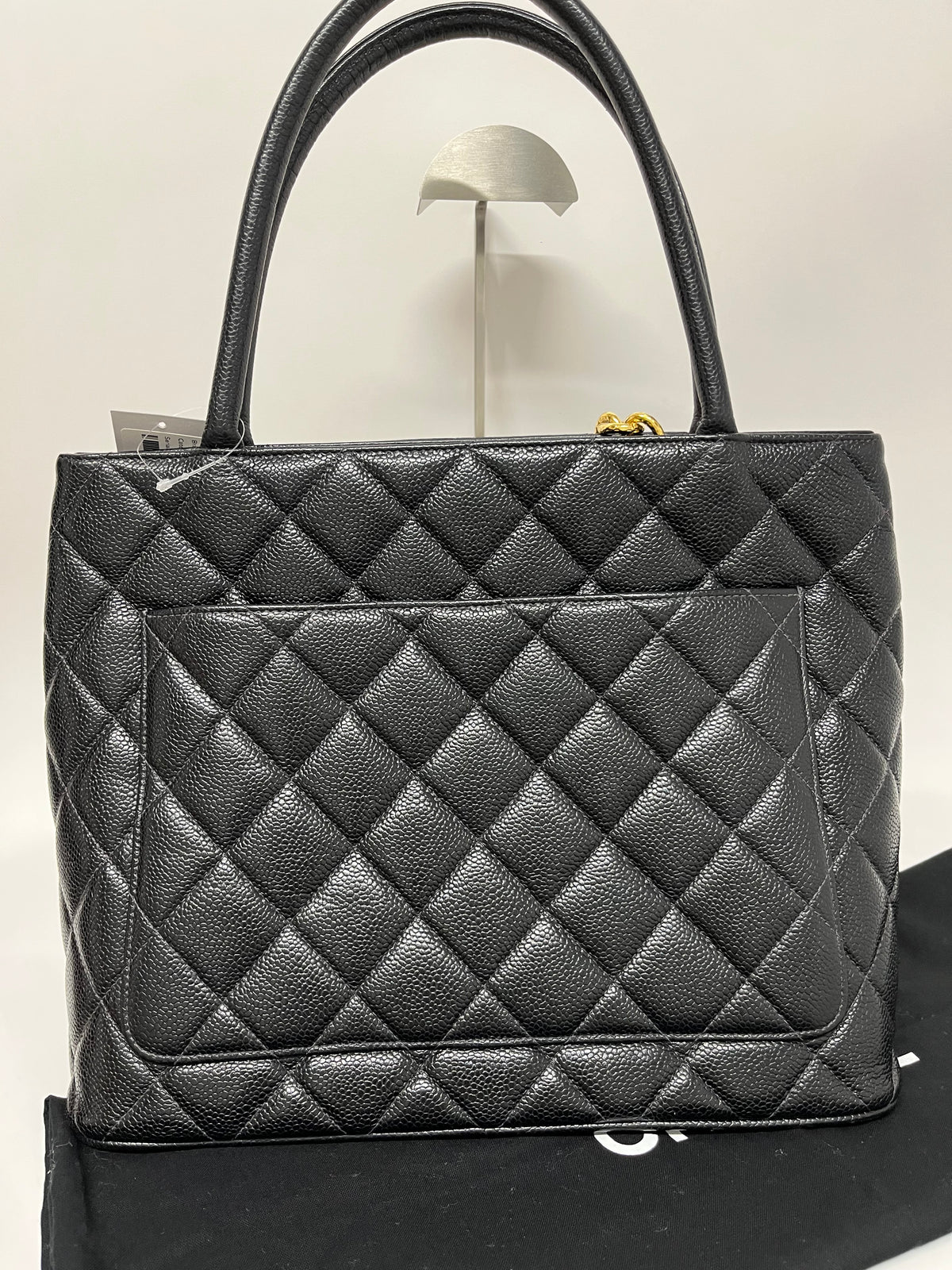 Chanel Medallion Tote Piel Caviar Negra · Serie 5