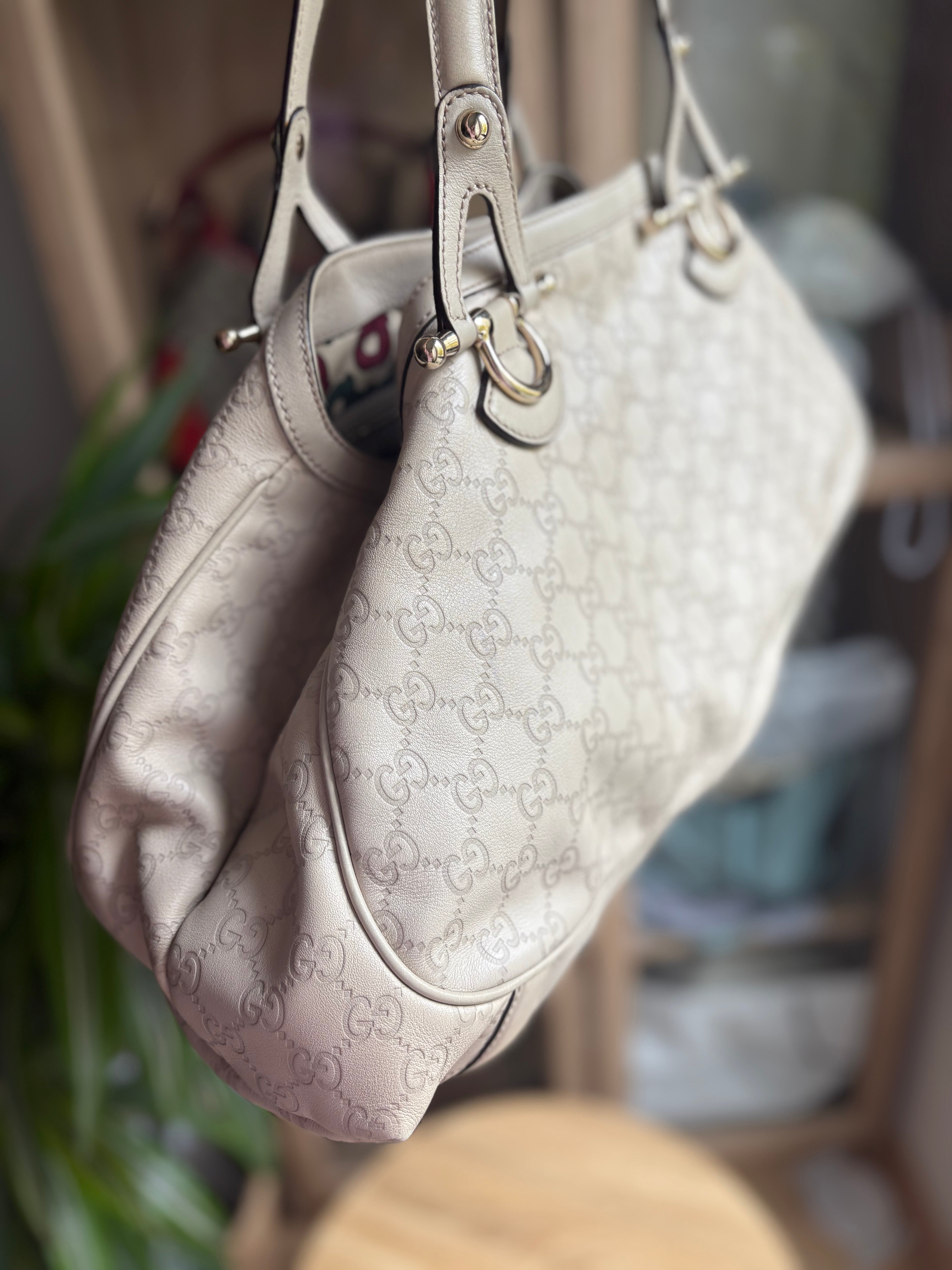 Gucci Pelham en piel Guccissima blanca