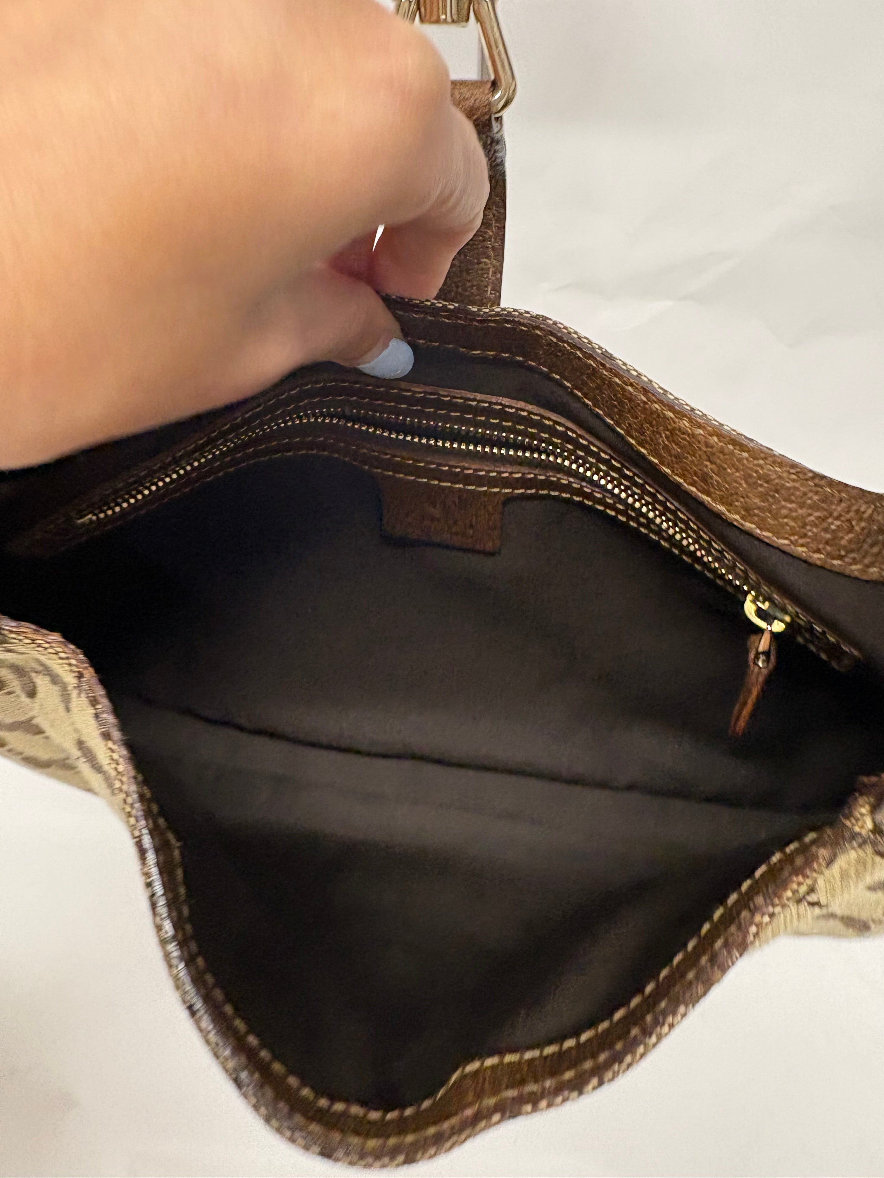 Gucci Jackie clásica GG canvas marrón con cierre pistón dorado