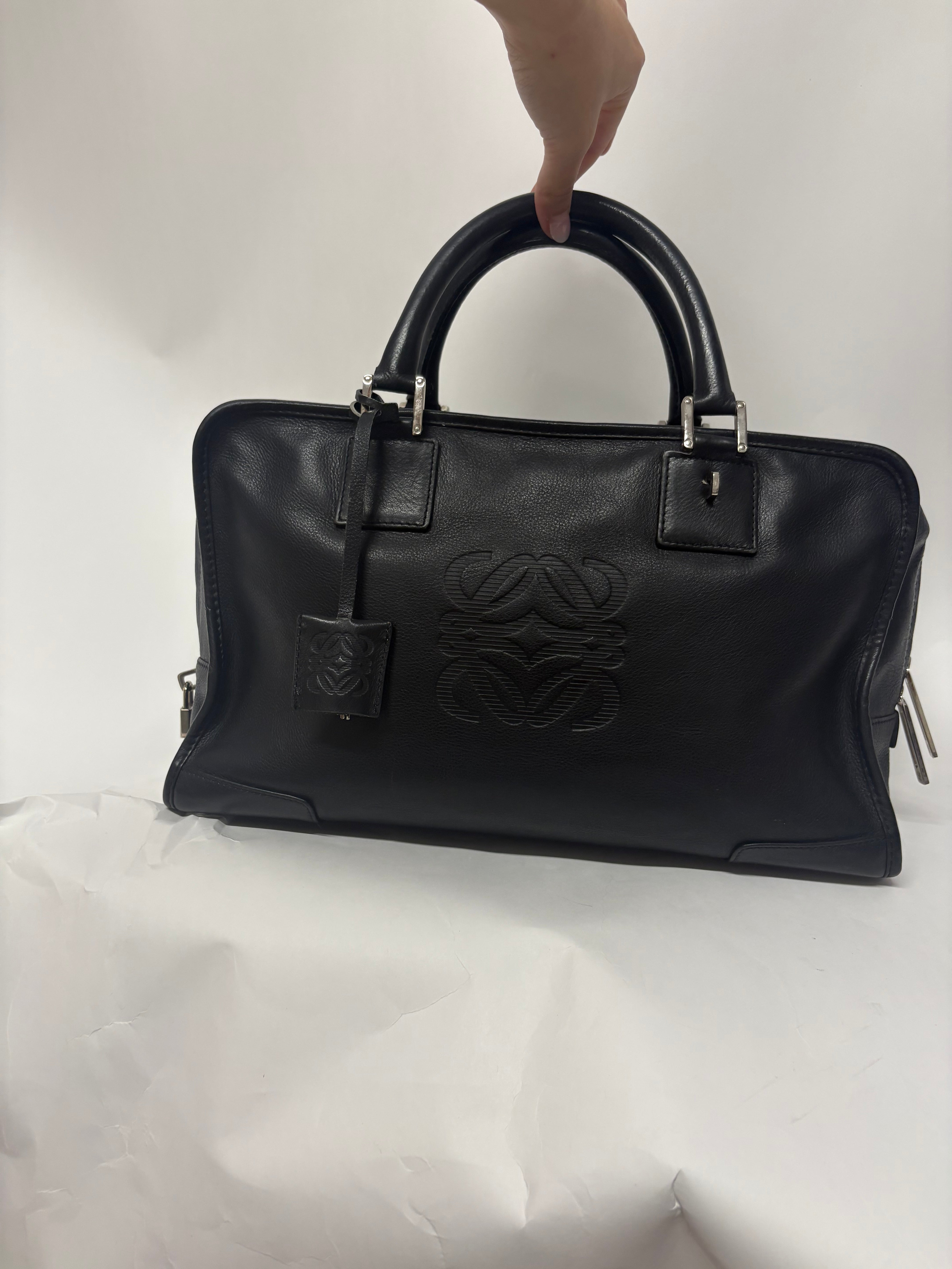 Loewe Amazona 36 Piel Negra Herrajes Plata