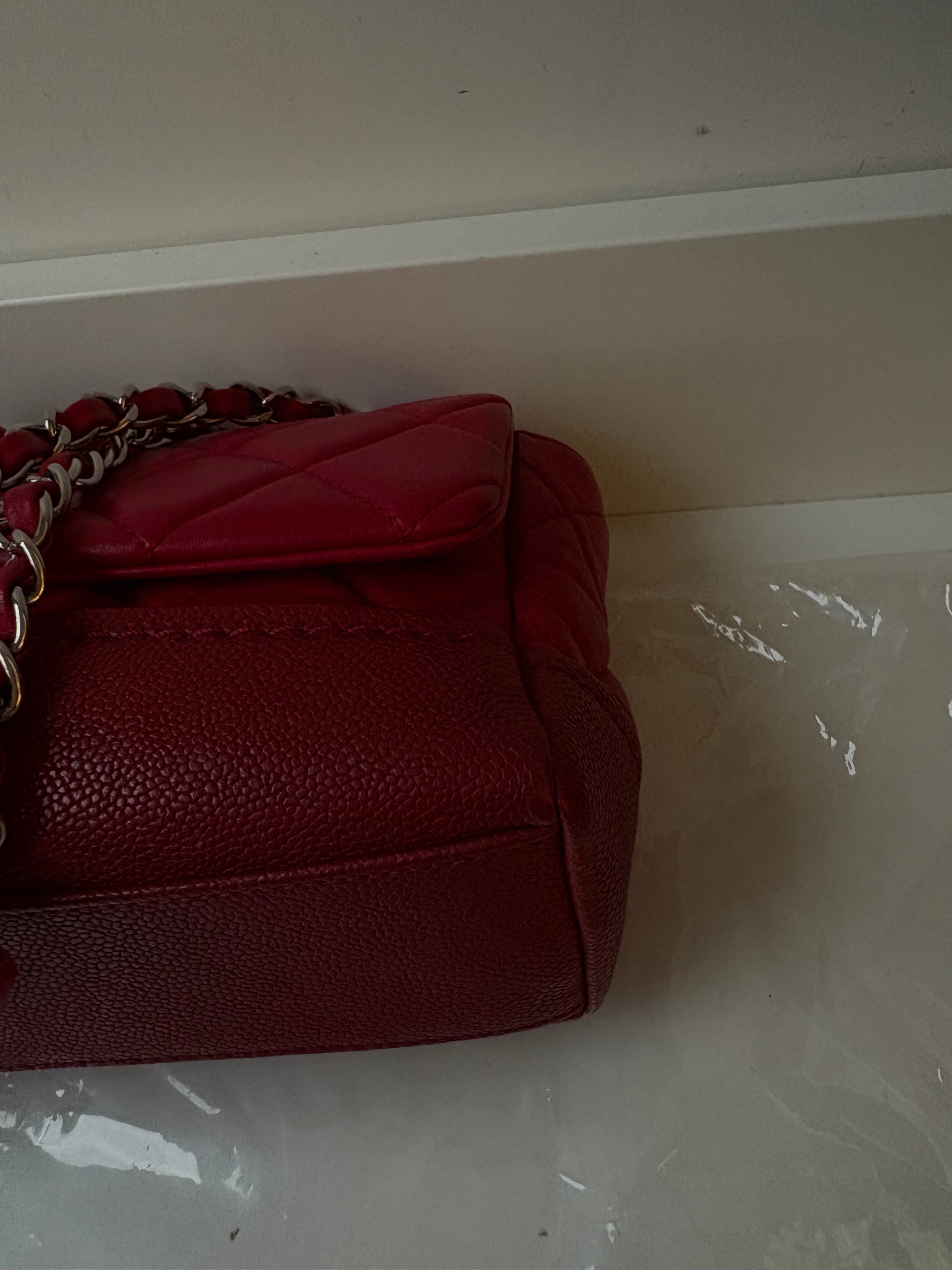 Chanel Mini Flap Medallion Charm rojo -  Métiers d’Art Paris–Rome 2015