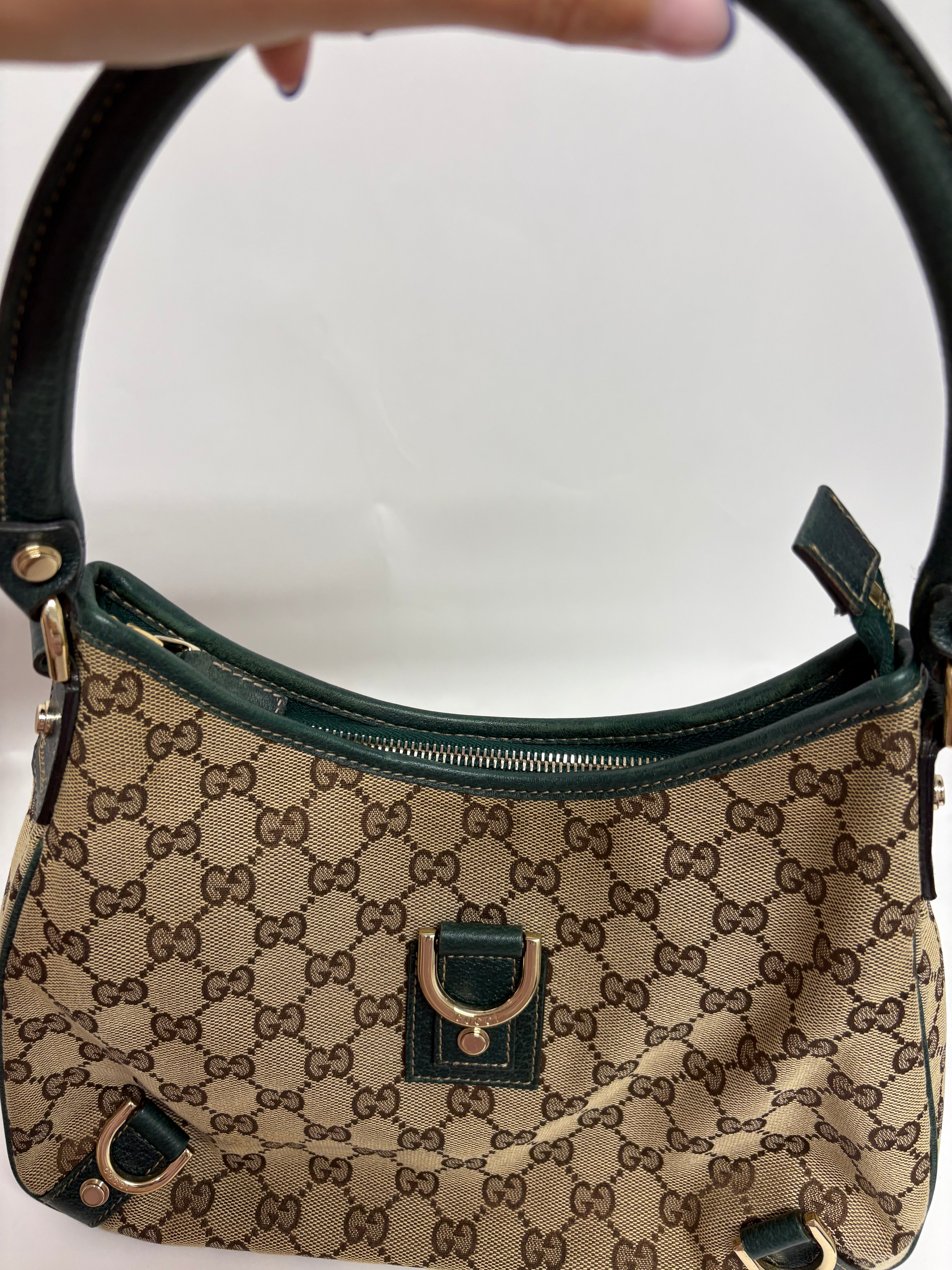 Gucci GG Canvas Shoulder Bag verde