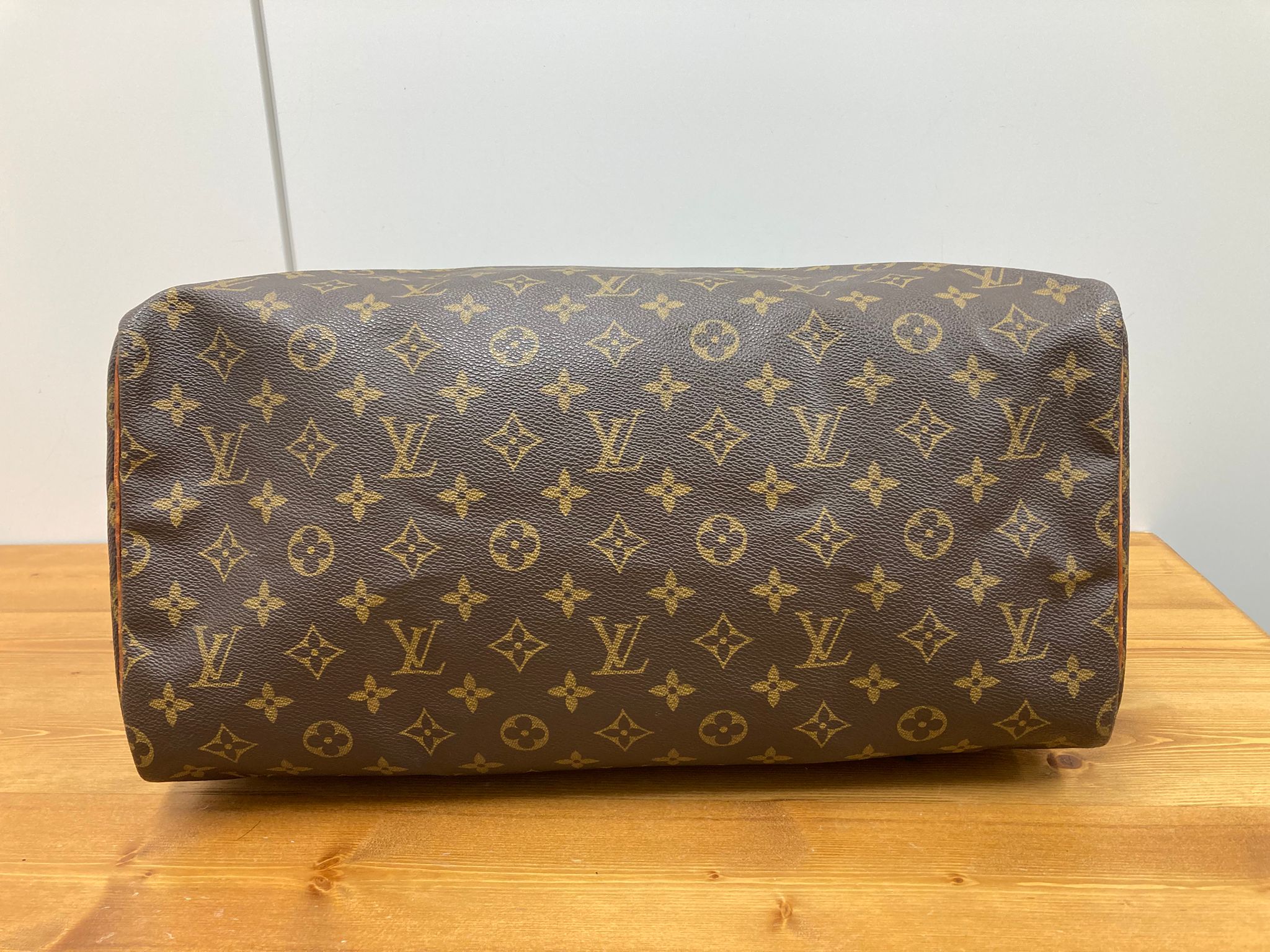 Louis Vuitton speedy 40 canvas monogram